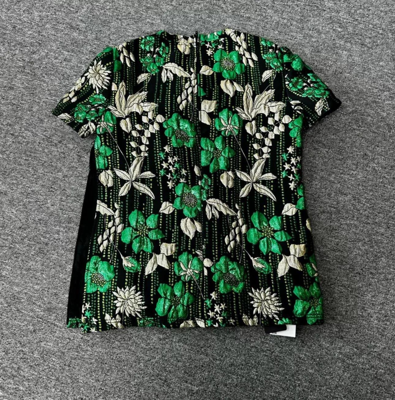 Prada Prada Short Sleeve Elaborate Floral Top Size M / US 6-8 / IT 42-44 - 3 Thumbnail