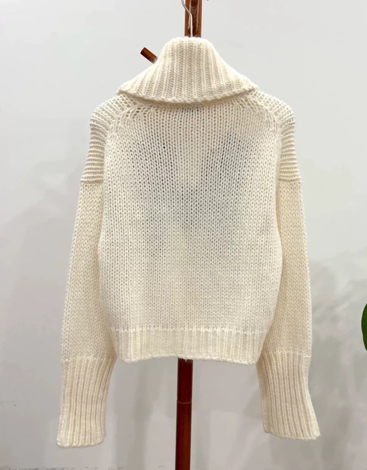 Moncler Moncler Women's Sweater Size M / US 6-8 / IT 42-44 - 2 Thumbnail