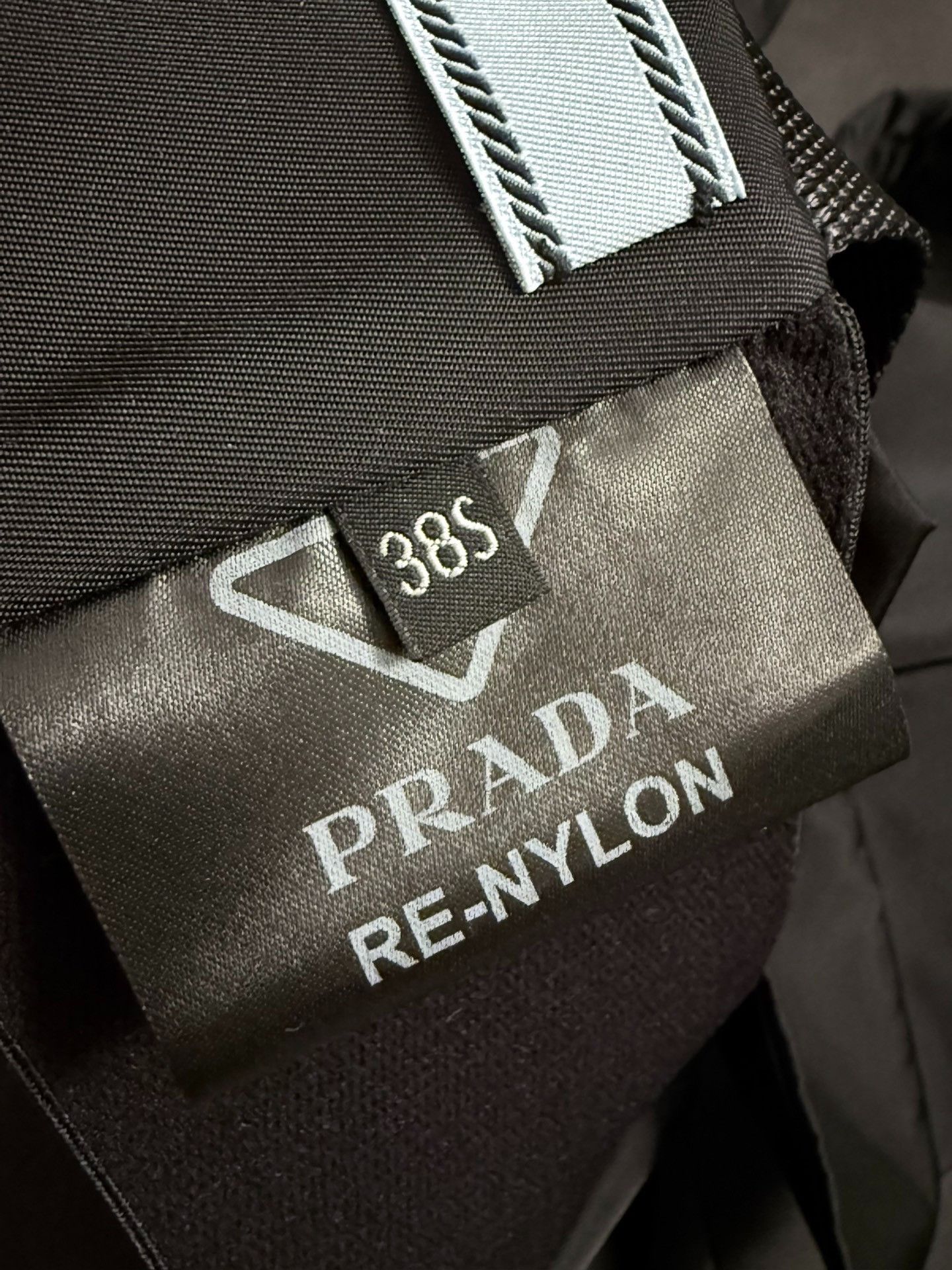 Prada Prada Layering Fashion Piece Size M / US 6-8 / IT 42-44 - 6 Thumbnail