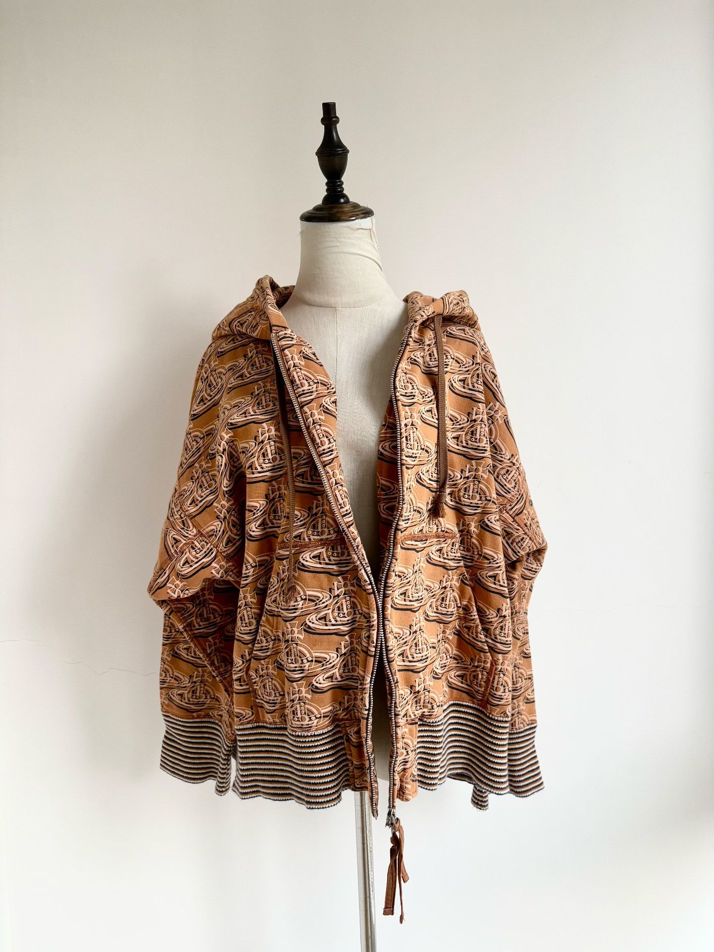 Vivienne Westwood Vivienne Westwood Vintage Yellow Saturn Coat Size M / US 6-8 / IT 42-44 - 2 Thumbnail