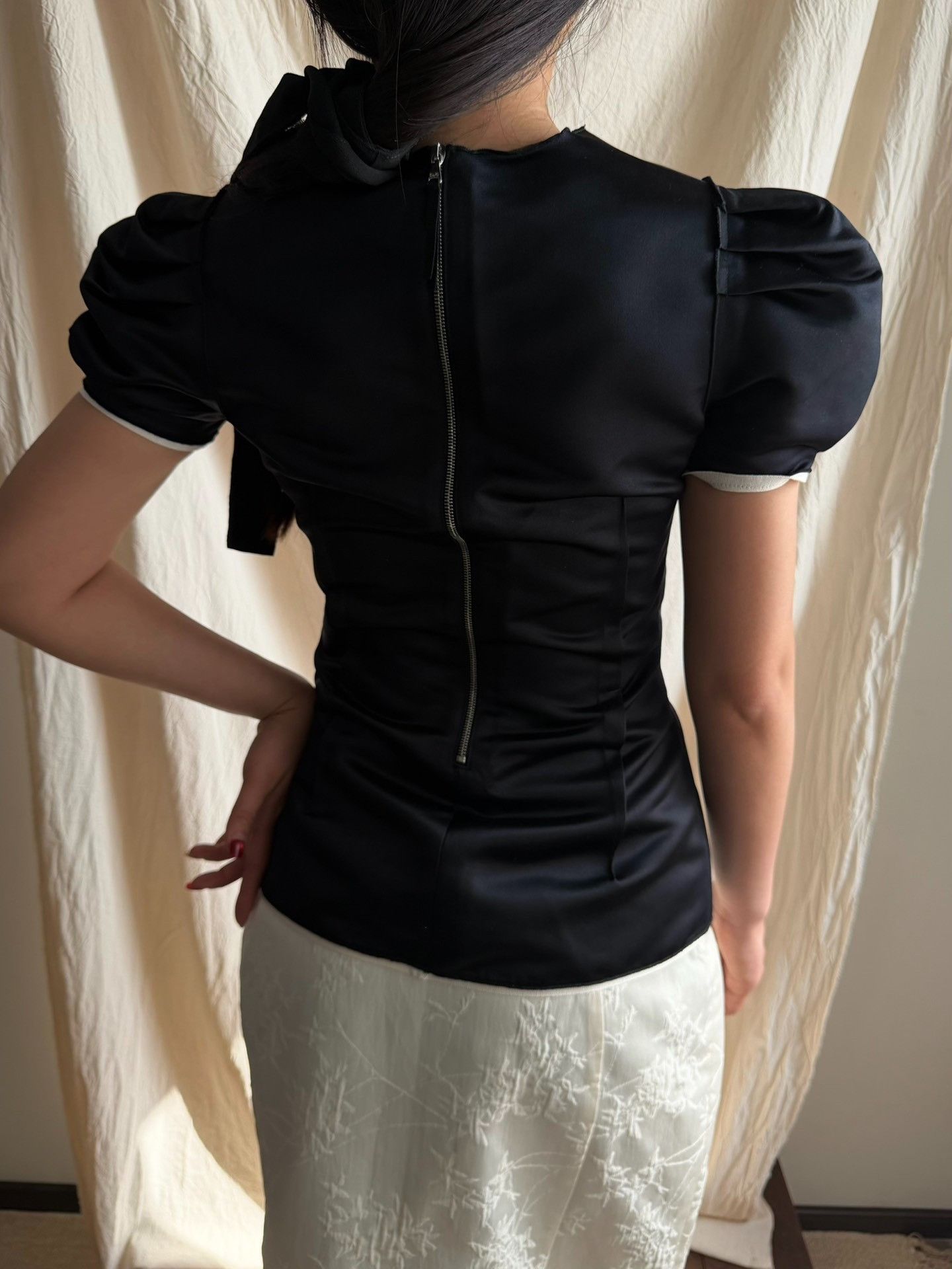 Dolce & Gabbana D&G Satin Puff Sleeve Fitted Top Size M / US 6-8 / IT 42-44 - 3 Thumbnail
