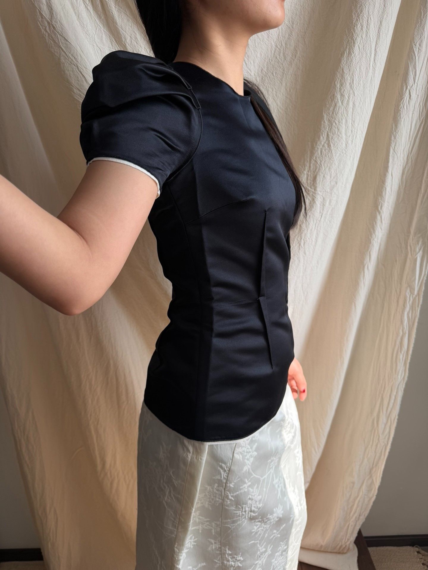 Dolce & Gabbana D&G Satin Puff Sleeve Fitted Top Size M / US 6-8 / IT 42-44 - 4 Thumbnail