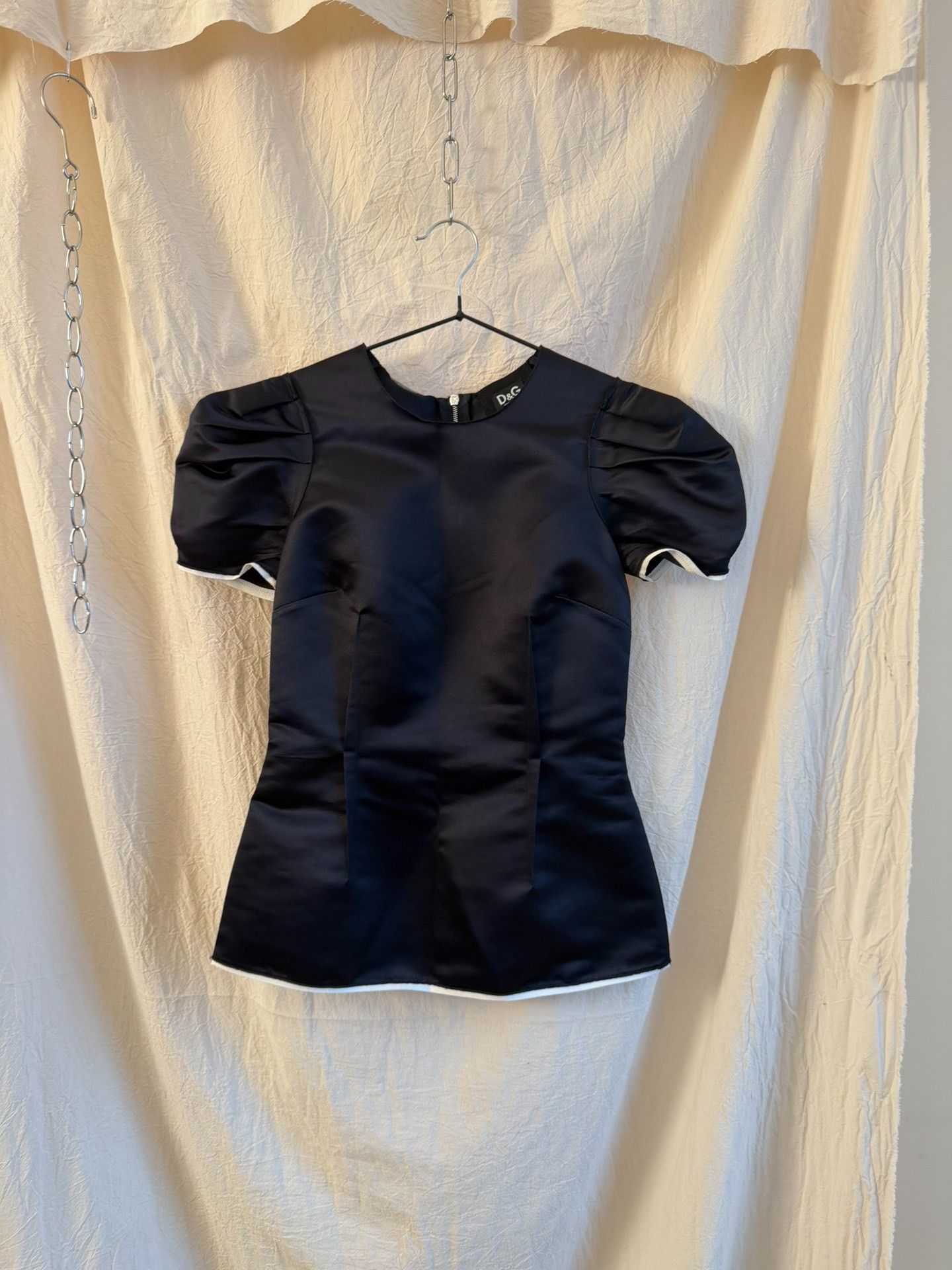 Dolce & Gabbana D&G Satin Puff Sleeve Fitted Top Size M / US 6-8 / IT 42-44 - 7 Thumbnail