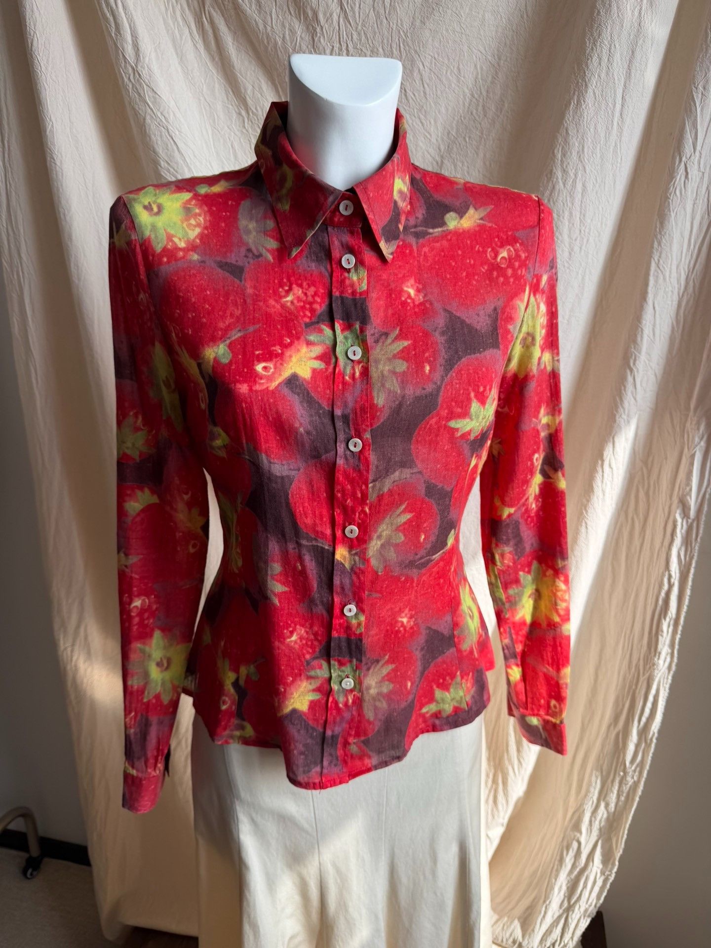 Dolce & Gabbana D&G Italian Strawberry Print Shirt Size M / US 6-8 / IT 42-44 - 2 Thumbnail