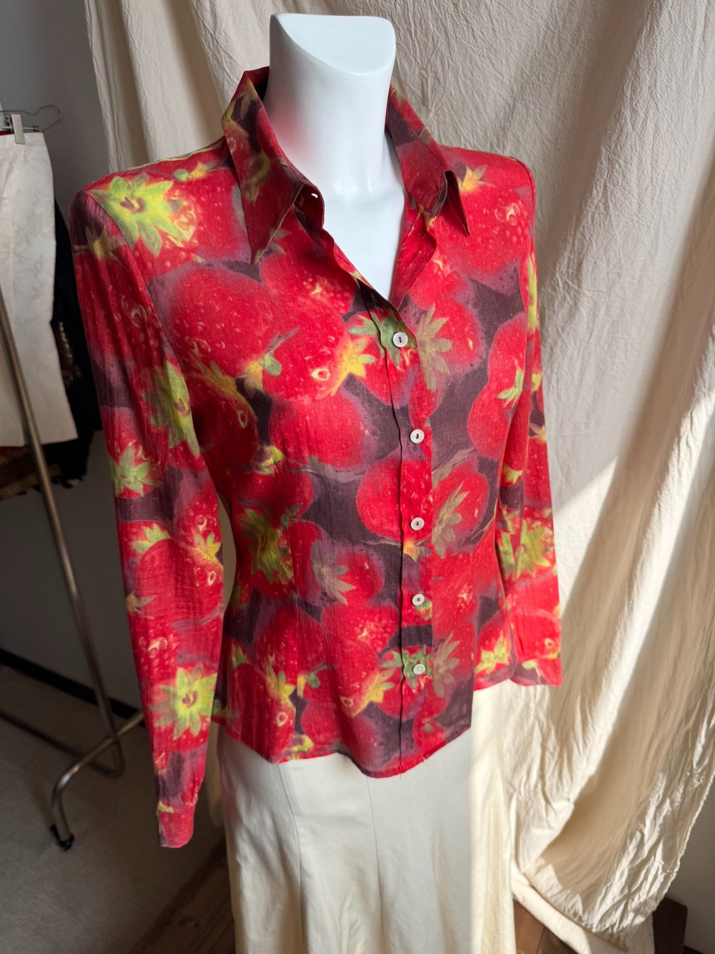Dolce & Gabbana D&G Italian Strawberry Print Shirt Size M / US 6-8 / IT 42-44 - 3 Thumbnail