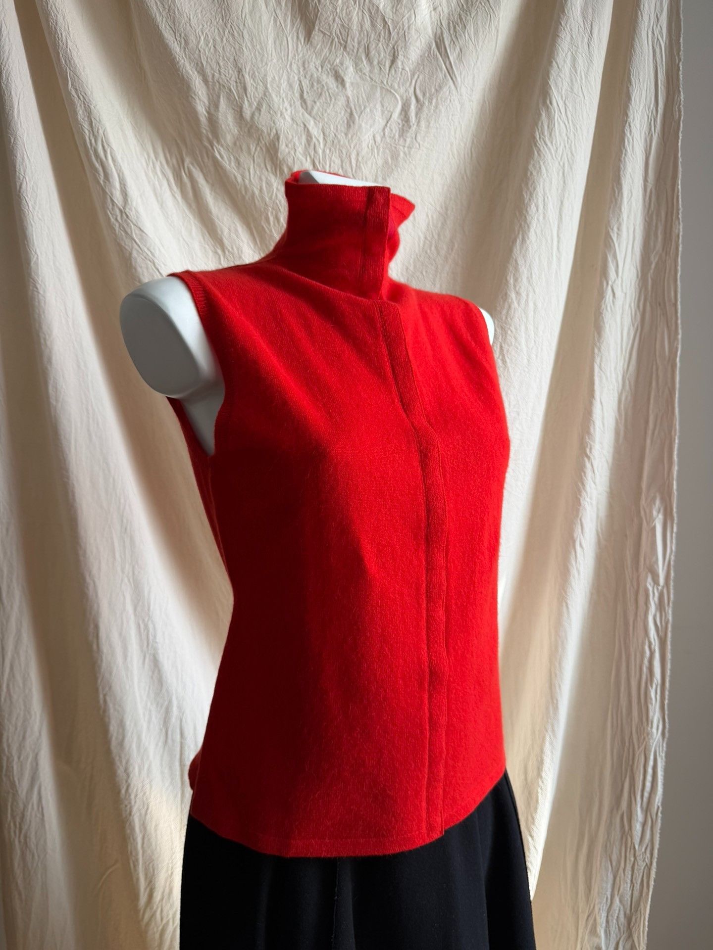 Hiroko Koshino Homme HIROKOBIS Red Wool Knit Turtleneck Vest Size M / US 6-8 / IT 42-44 - 5 Thumbnail