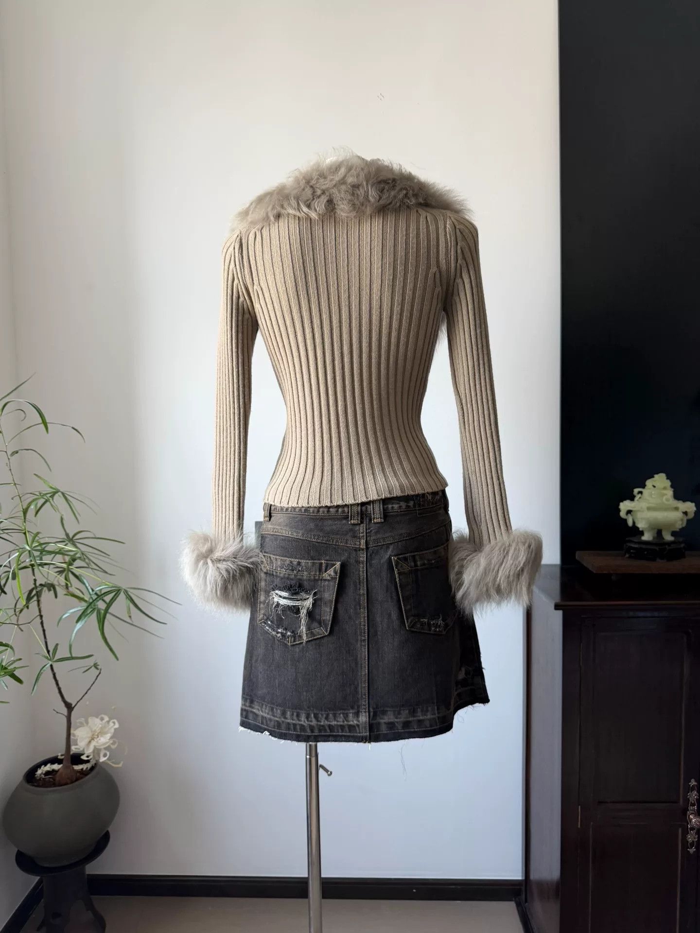 BRAHMIN Brahmin Camel Gray Fur Collar Wool Cardigan Size M / US 6-8 / IT 42-44 - 6 Thumbnail