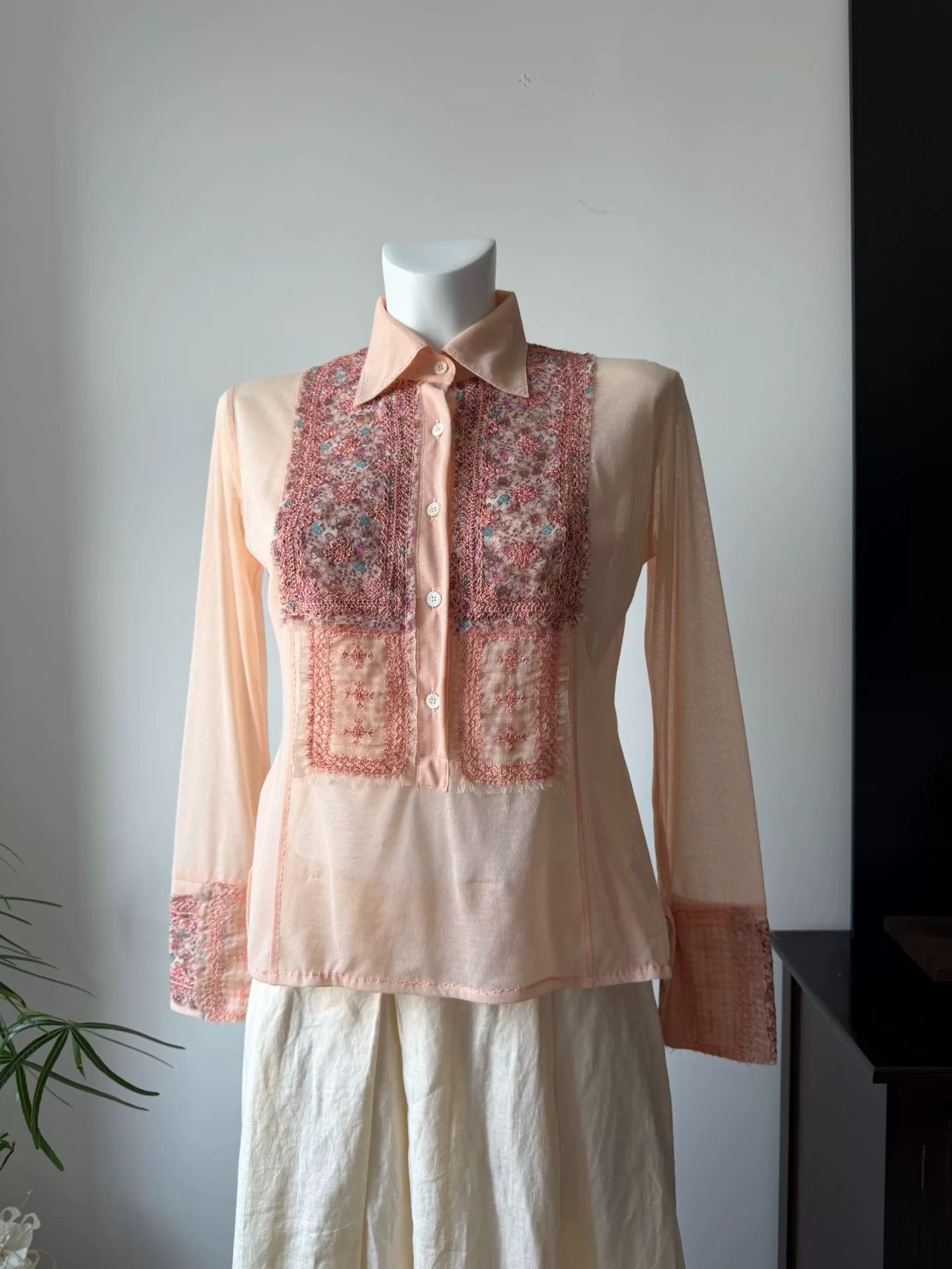 Ermanno Scervino Ermanno Scervino Pink Embroidered Floral Shirt Size M / US 6-8 / IT 42-44 - 2 Thumbnail