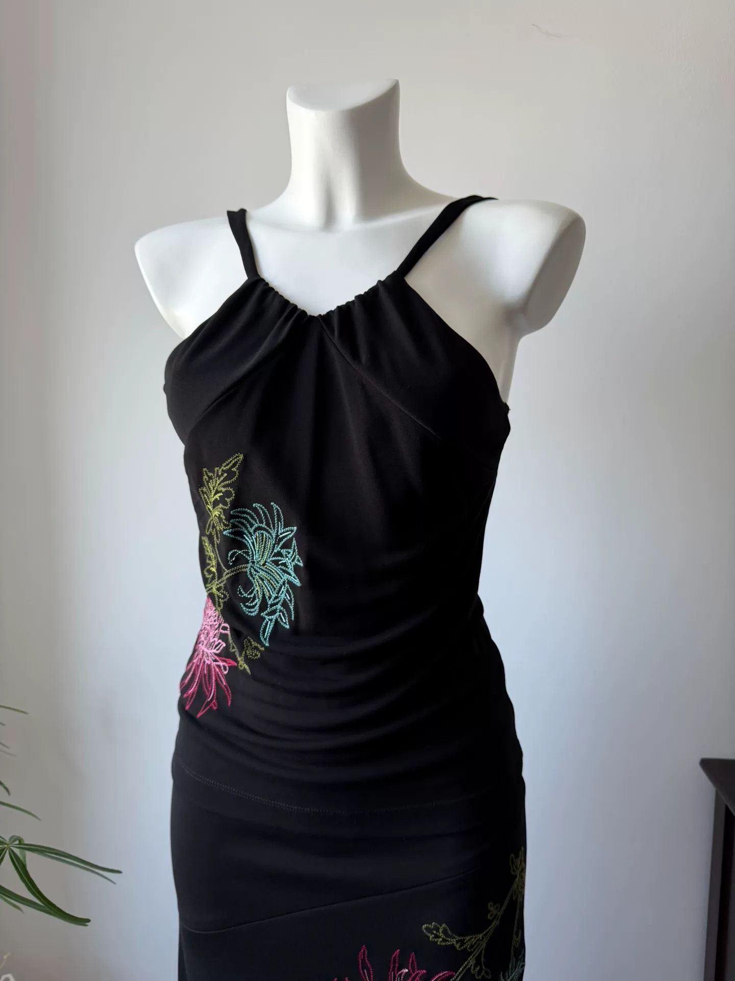 Bcbgmaxazria BCBG Chinese Neckline Embroidery Set Size M / US 6-8 / IT 42-44 - 4 Thumbnail