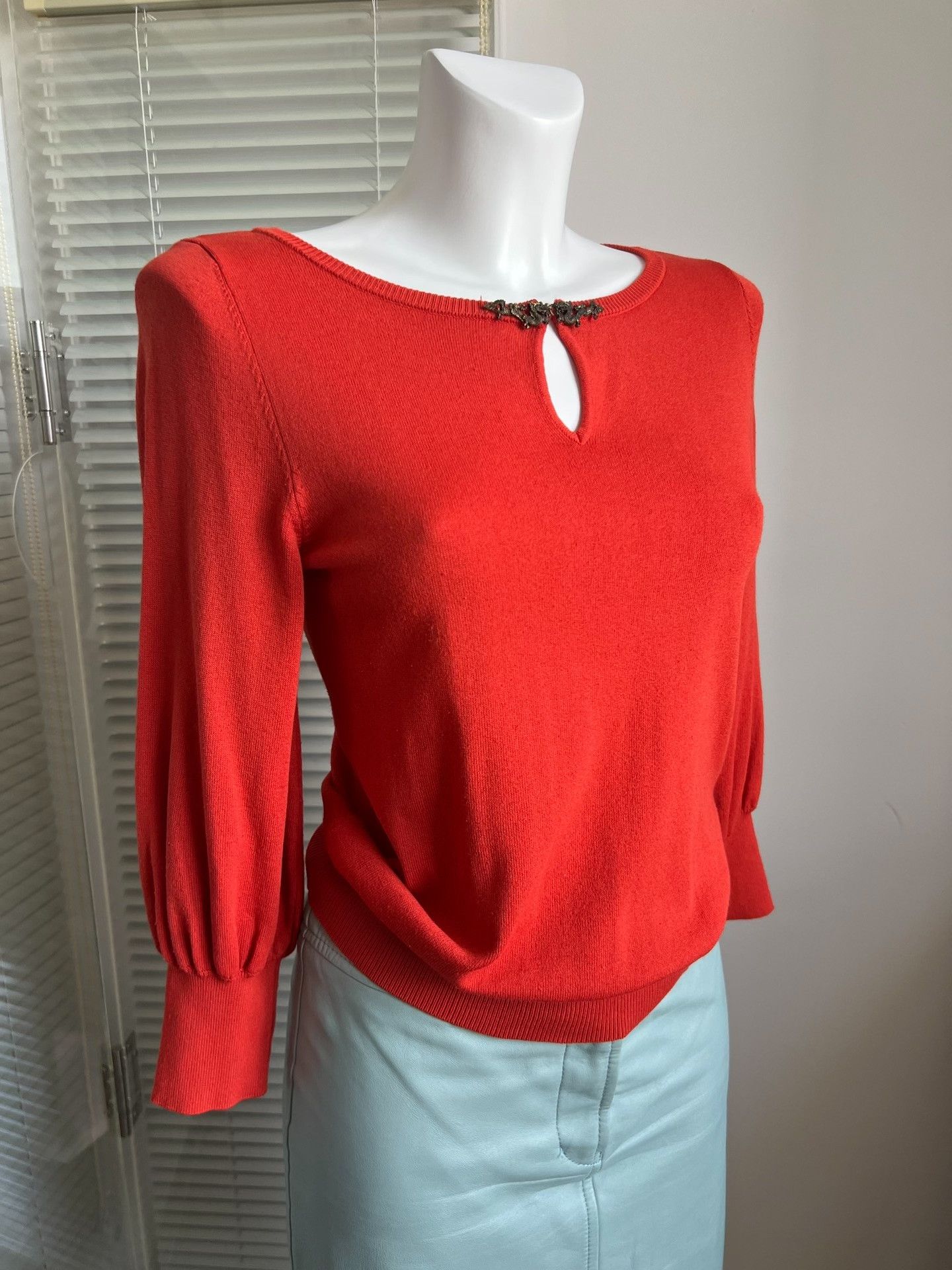 Vivienne Tam VIVIENNETAM Red 7-Sleeve Dragon Button Knit Size M / US 6-8 / IT 42-44 - 5 Thumbnail