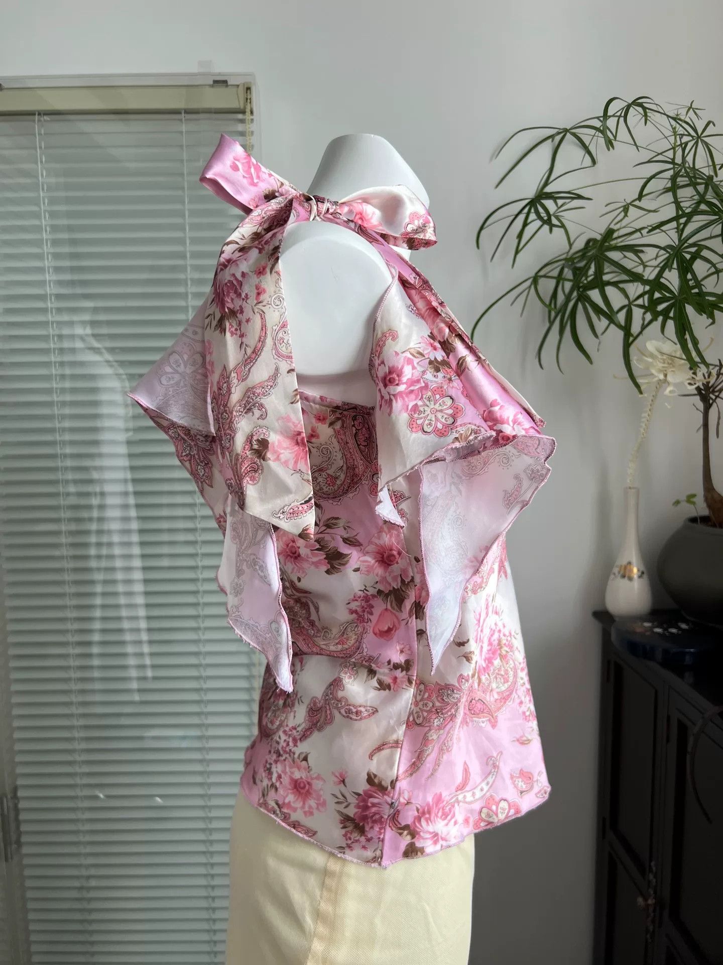 Other Pink Beaded Satin Floral Camisole Top Size S / US 4 / IT 40 - 6 Thumbnail