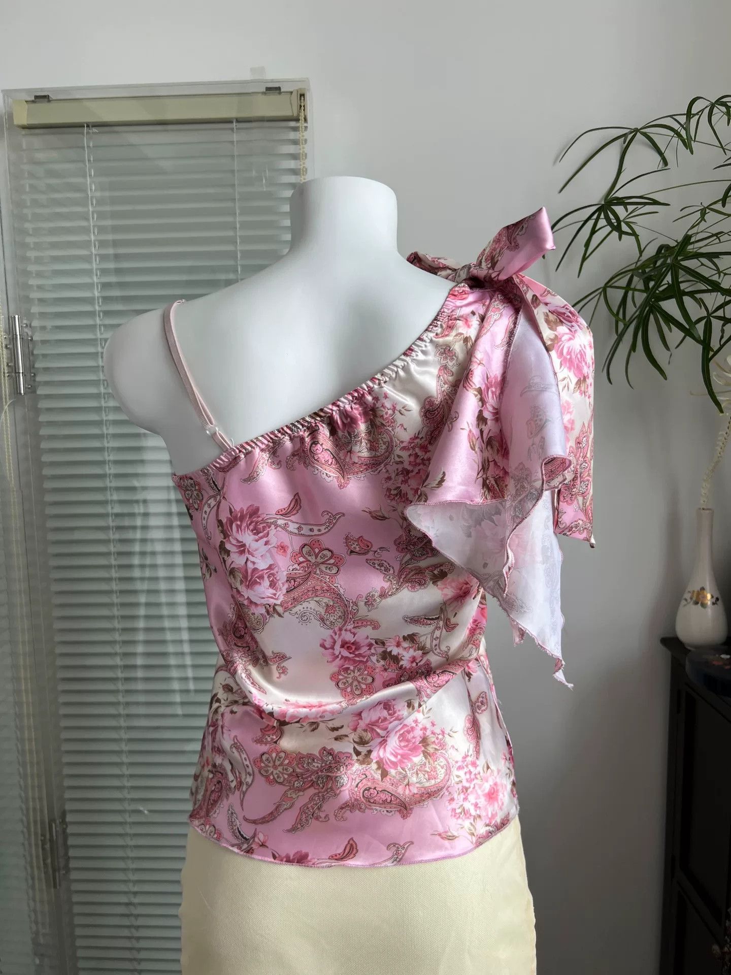 Other Pink Beaded Satin Floral Camisole Top Size S / US 4 / IT 40 - 8 Thumbnail