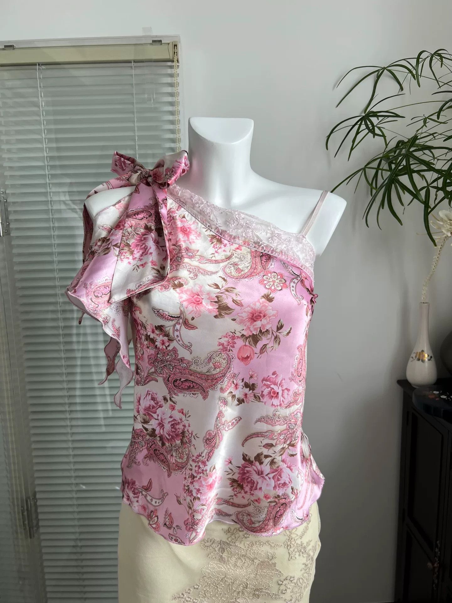 Other Pink Beaded Satin Floral Camisole Top Size S / US 4 / IT 40 - 3 Thumbnail