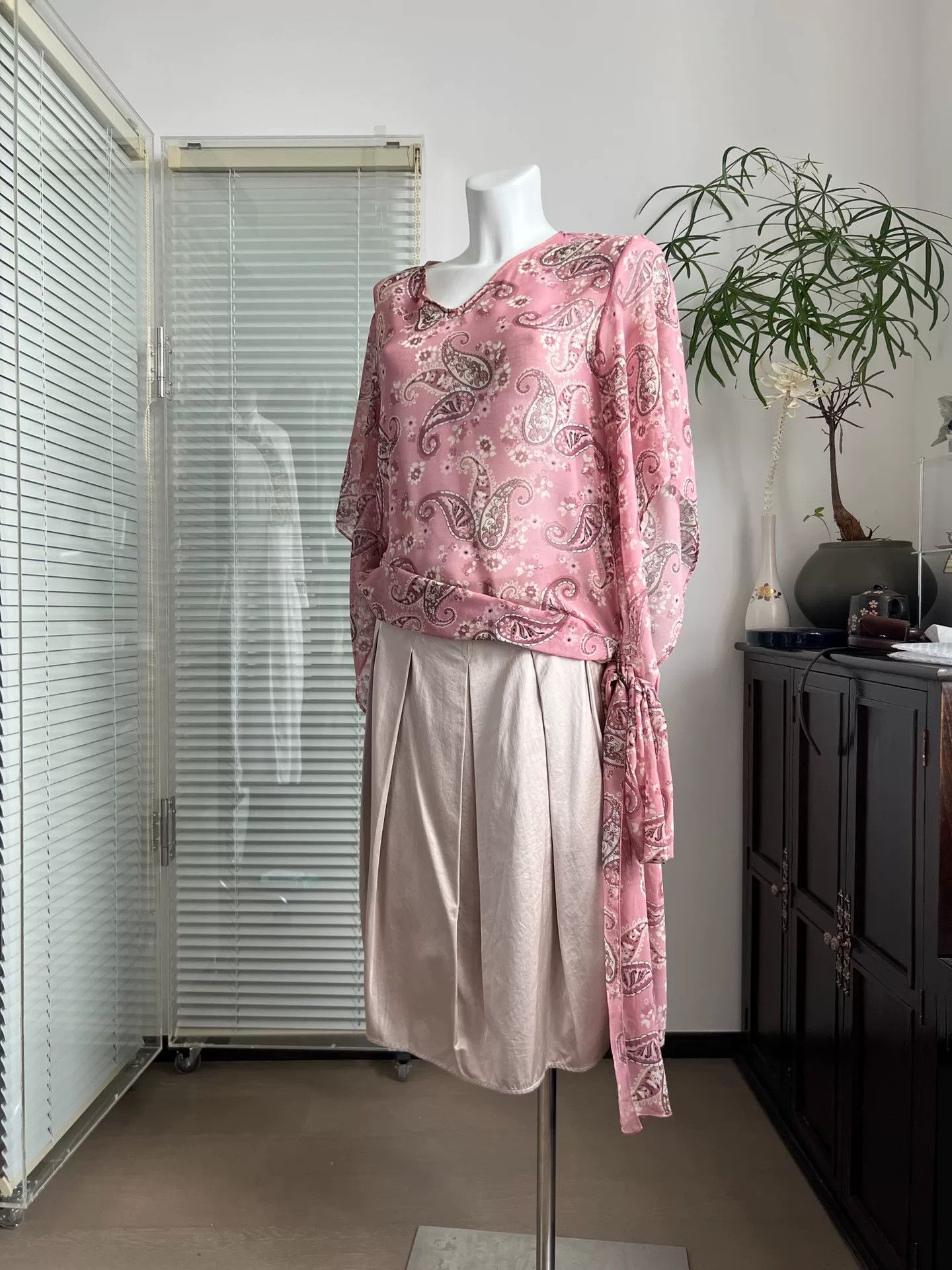 Other Vintage Pink Paisley Ruffled Sleeve Blouse Size M / US 6-8 / IT 42-44 - 8 Thumbnail