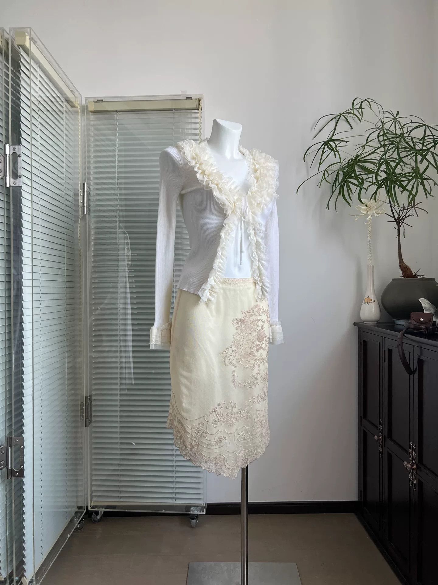 BEAUTY&YOUTH Vintage Multi-Layer Lace Fairy Knit Cardigan Size M / US 6-8 / IT 42-44 - 3 Thumbnail