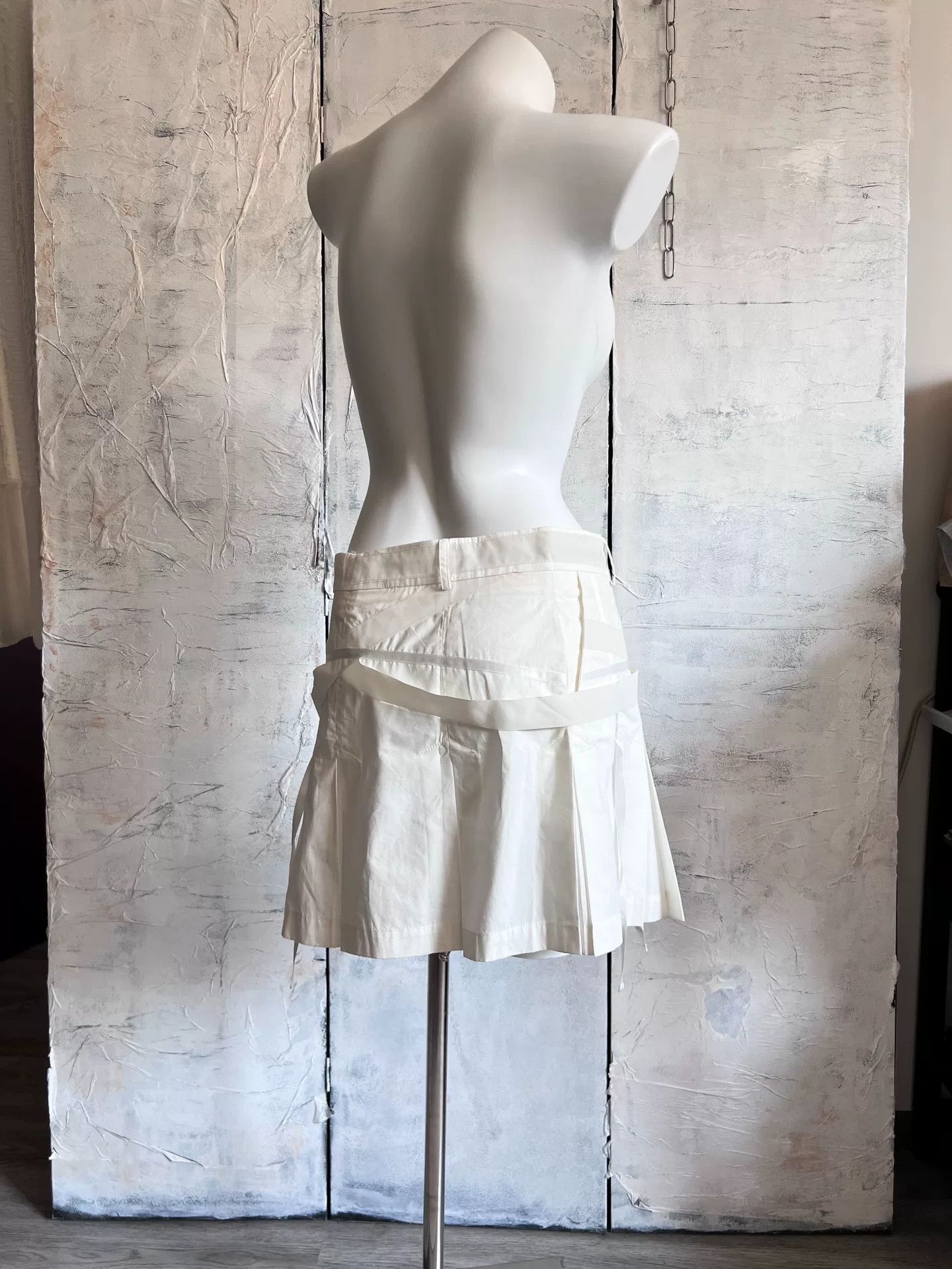 Other PAOLAFRANI White Y2K Pleated Mini Skirt Size 42" / US 20 - 3 Thumbnail