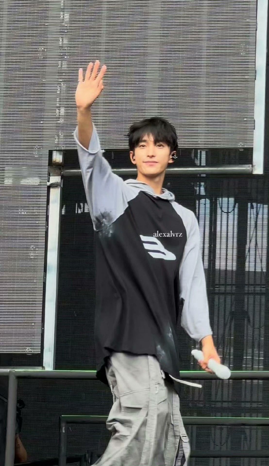 Balenciaga Balenciaga Letter Sleeve Hooded Loose T-shirt Size M / US 6-8 / IT 42-44 - 6 Thumbnail