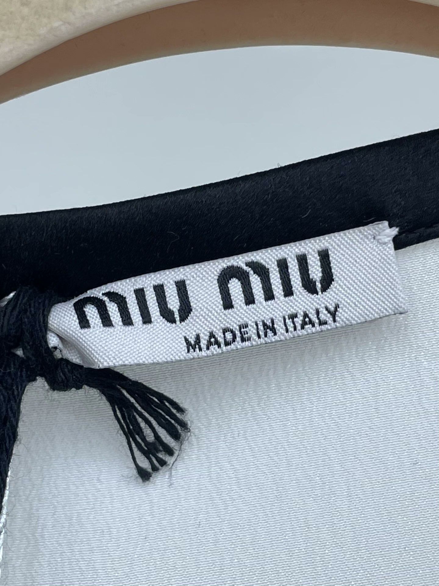 Miu Miu Miu Miu Bow Sleeveless Silk Top Size M / US 6-8 / IT 42-44 - 4 Thumbnail