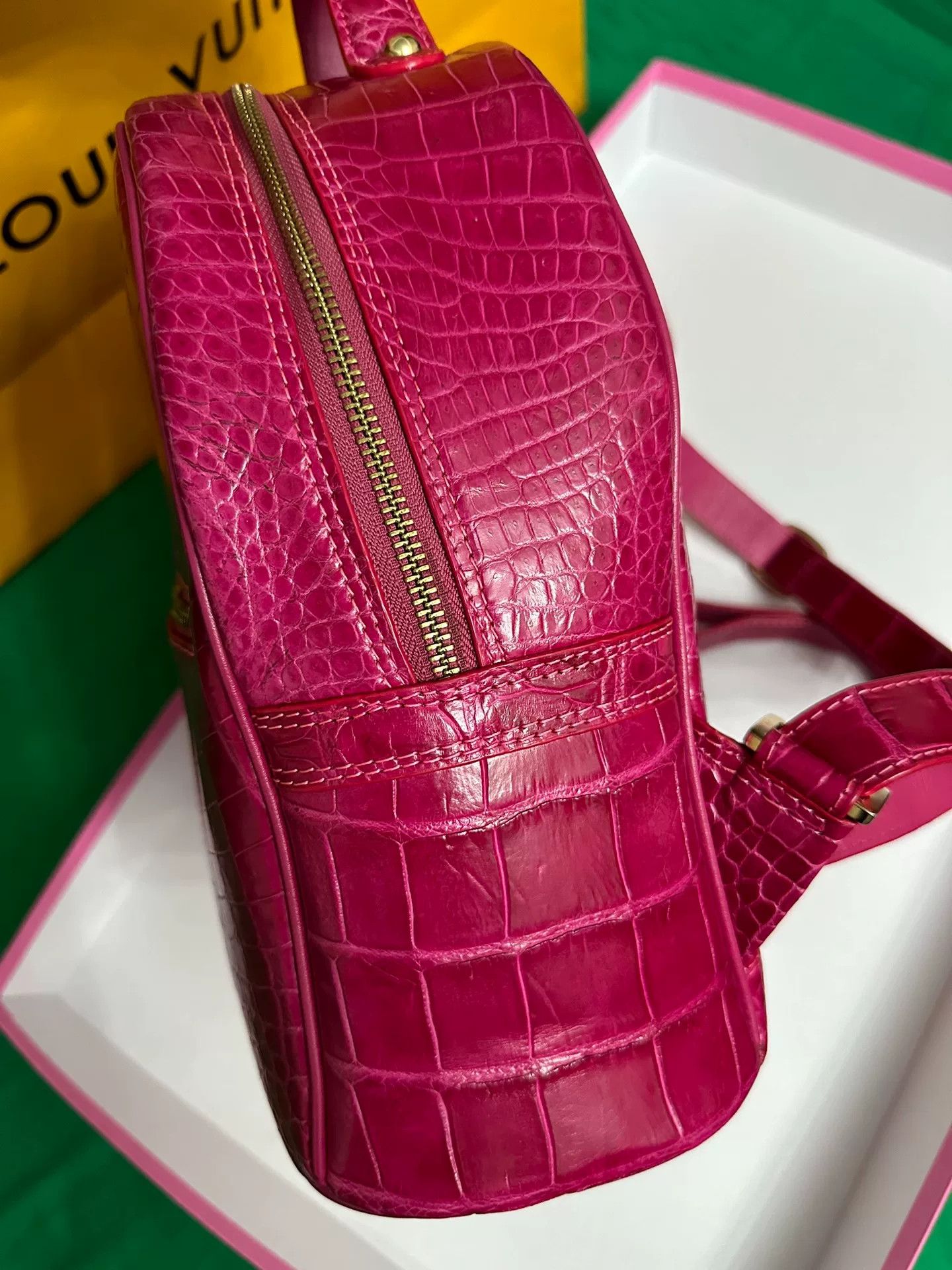 Other Pink Crocodile Leather Backpack Size ONE SIZE - 5 Thumbnail