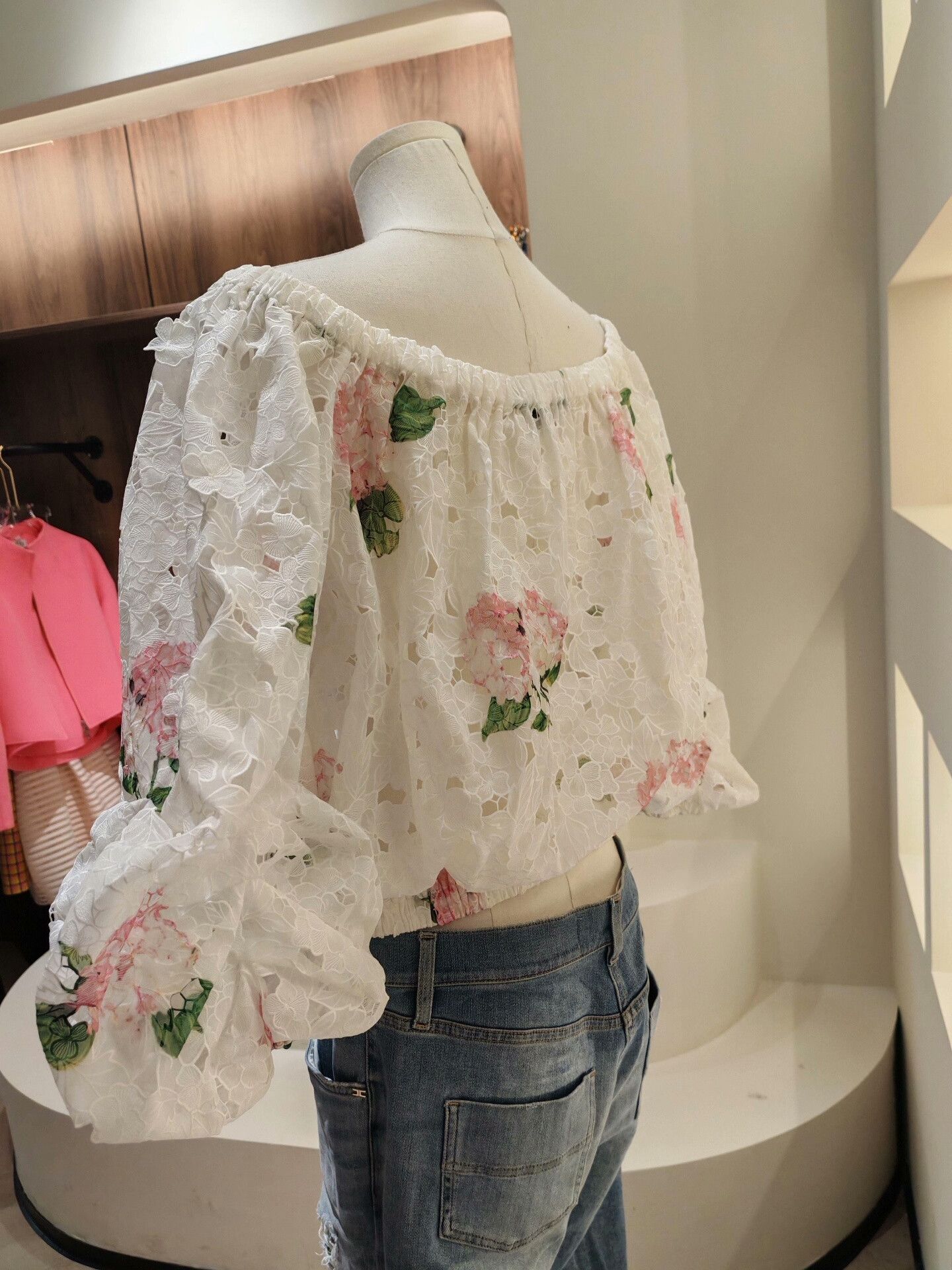 Other Diana Vreeland 2024 SS Off-Shoulder Puff Sleeve Lace Top Size M / US 6-8 / IT 42-44 - 2 Thumbnail