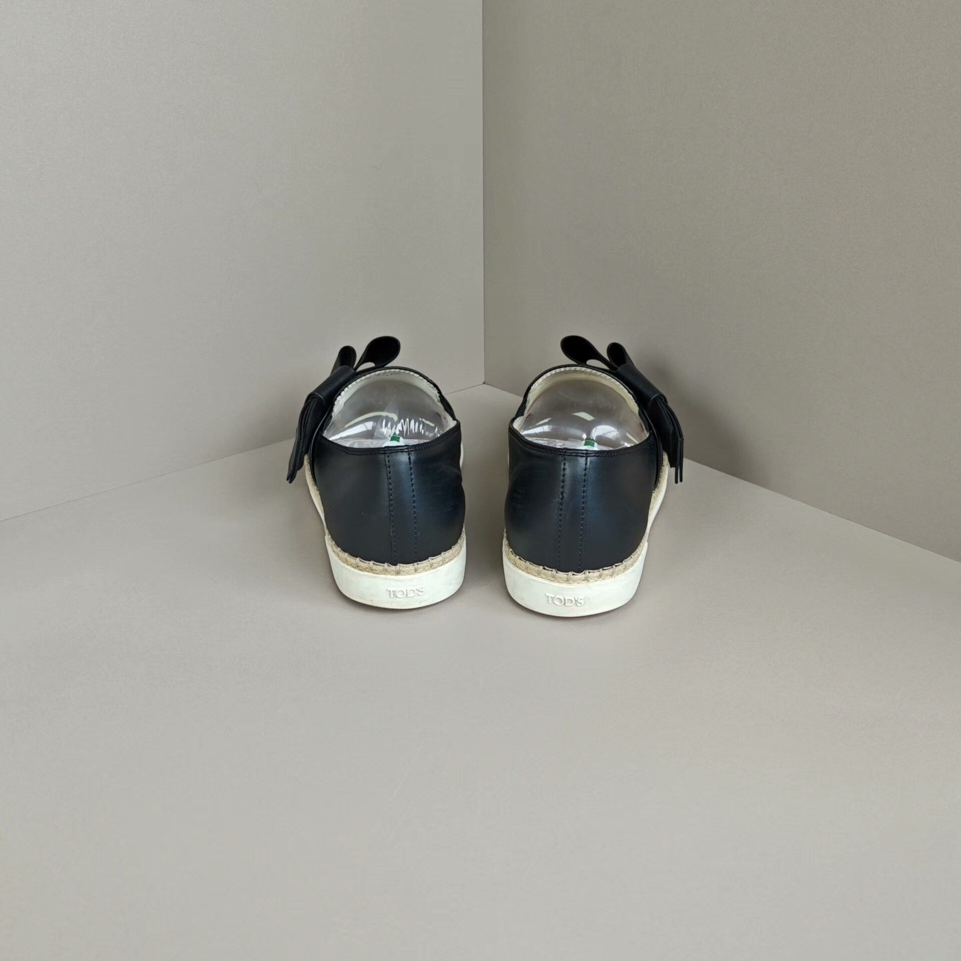Tod's Tod's Casual Lowtop Sneakers us_7 Women Size US 7 / IT 37 - 3 Thumbnail