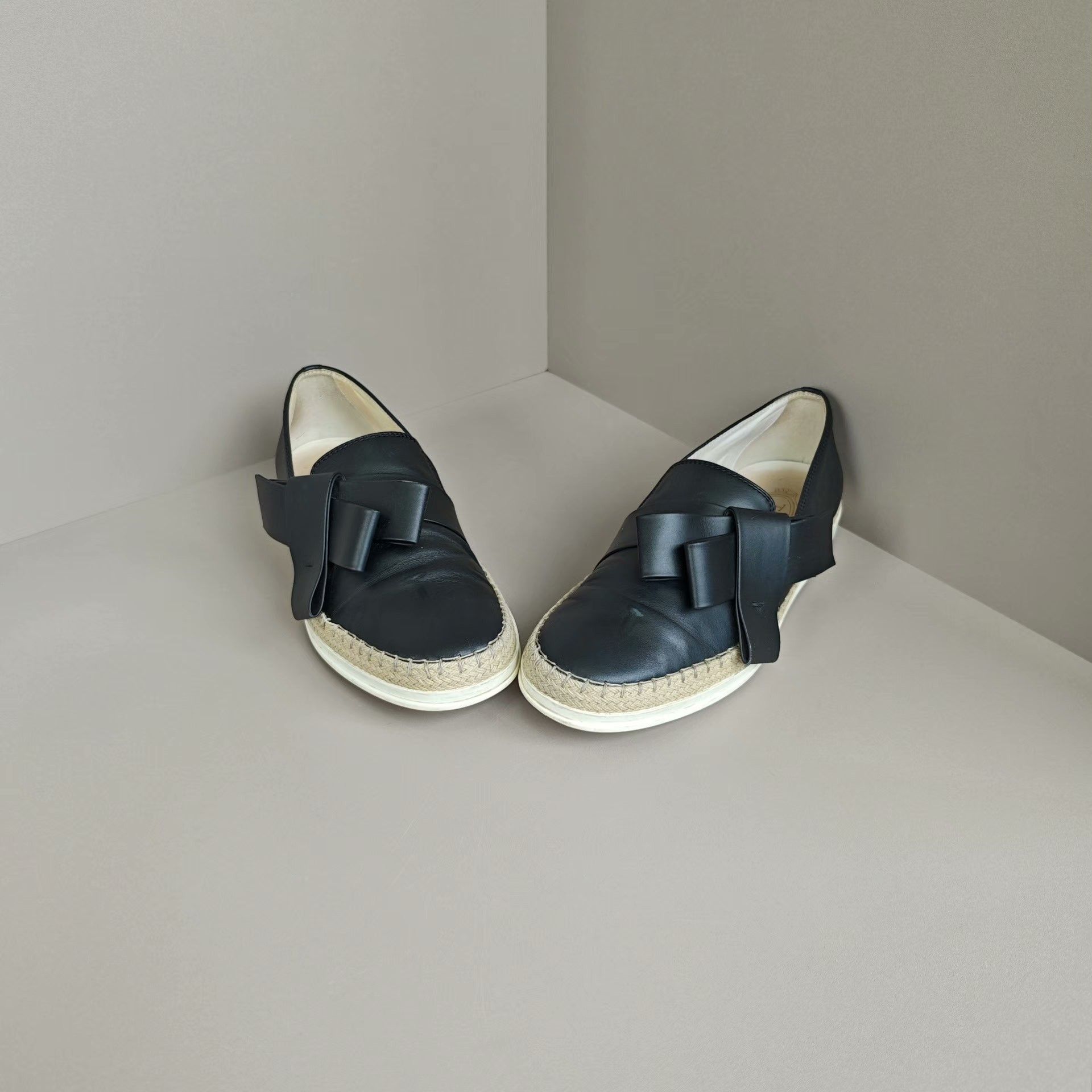 Tod's Tod's Casual Lowtop Sneakers us_7 Women Size US 7 / IT 37 - 2 Thumbnail