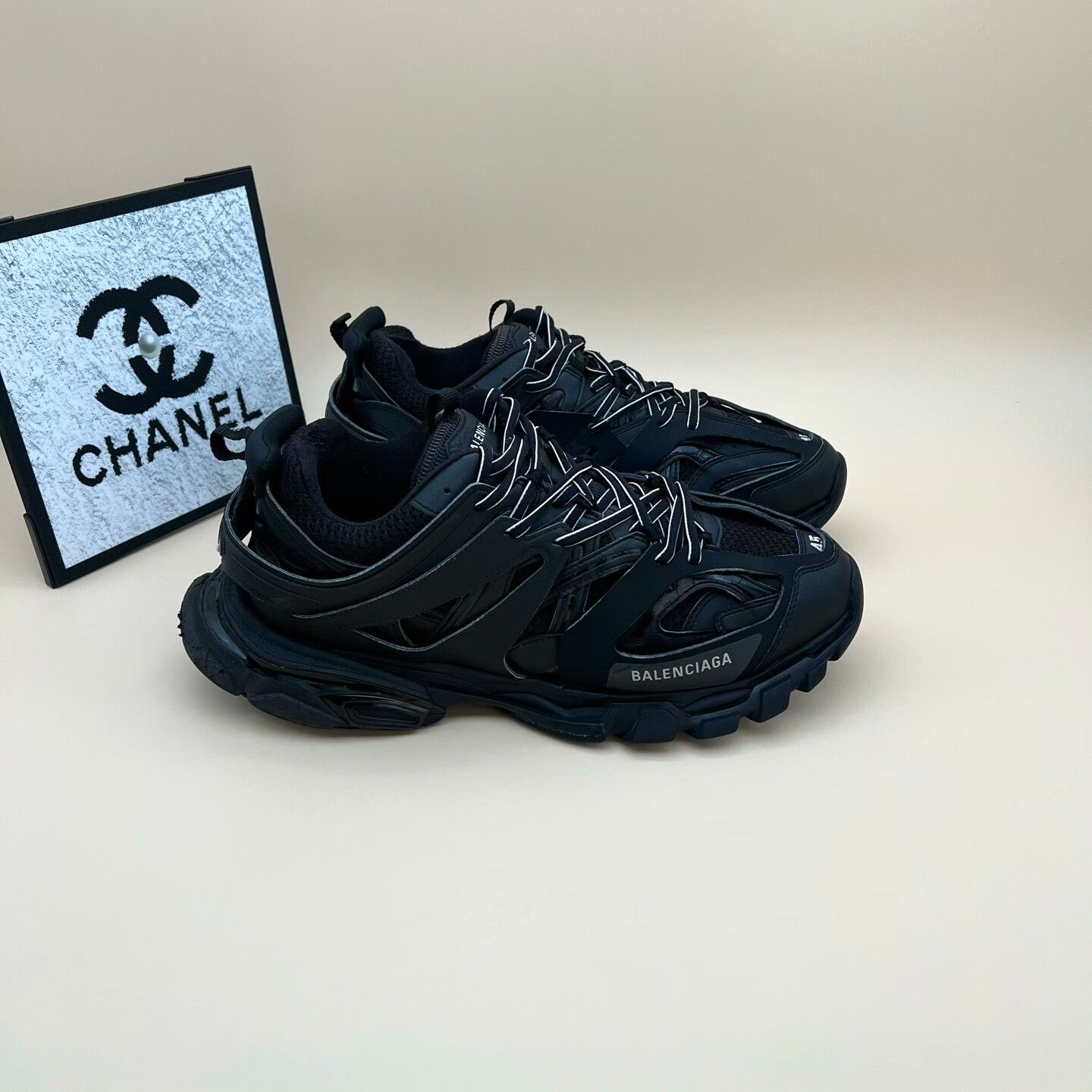 Balenciaga Balenciaga Lowtop Sneakers 12 Men Size US 12 / EU 45 - 4 Thumbnail
