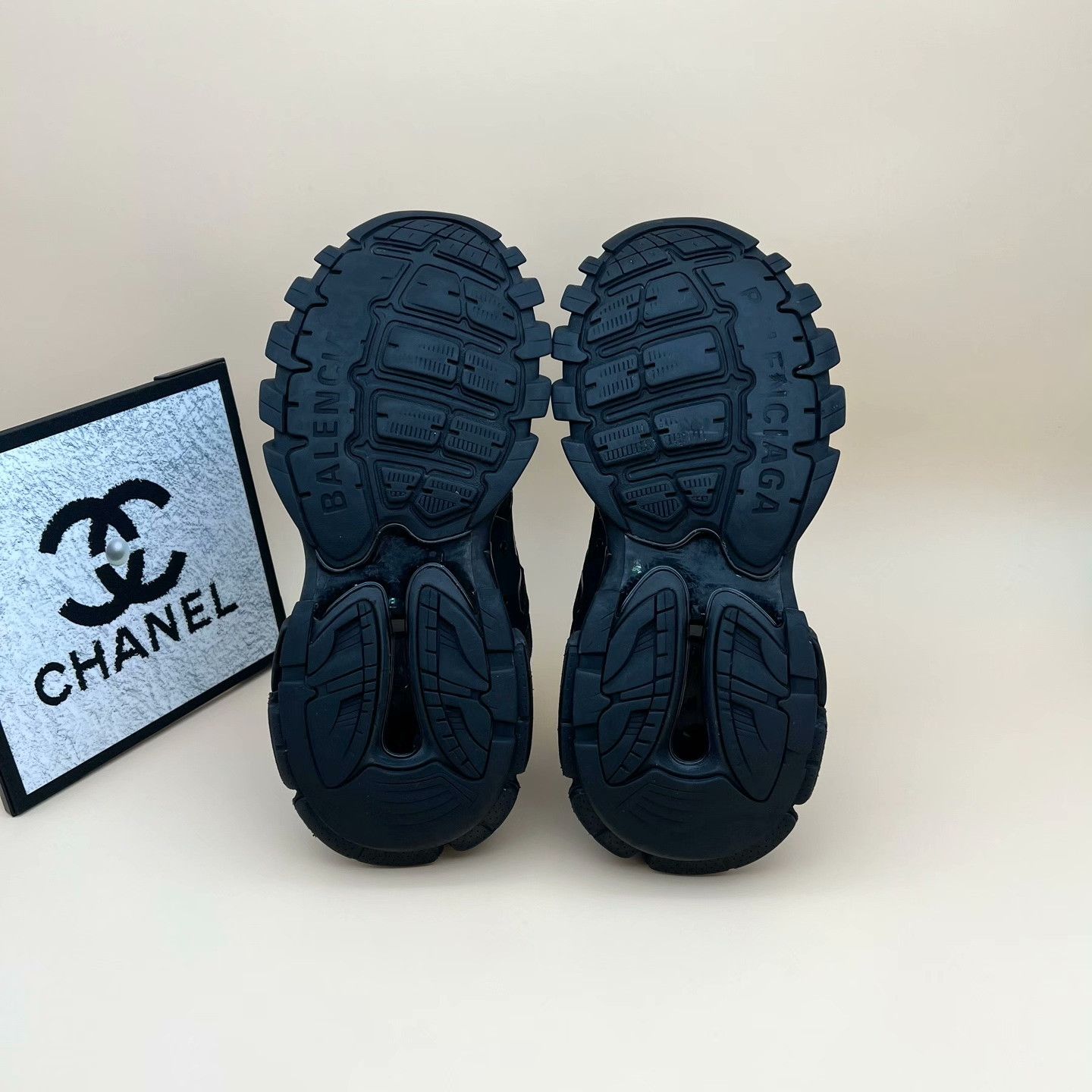 Balenciaga Balenciaga Lowtop Sneakers 12 Men Size US 12 / EU 45 - 5 Thumbnail