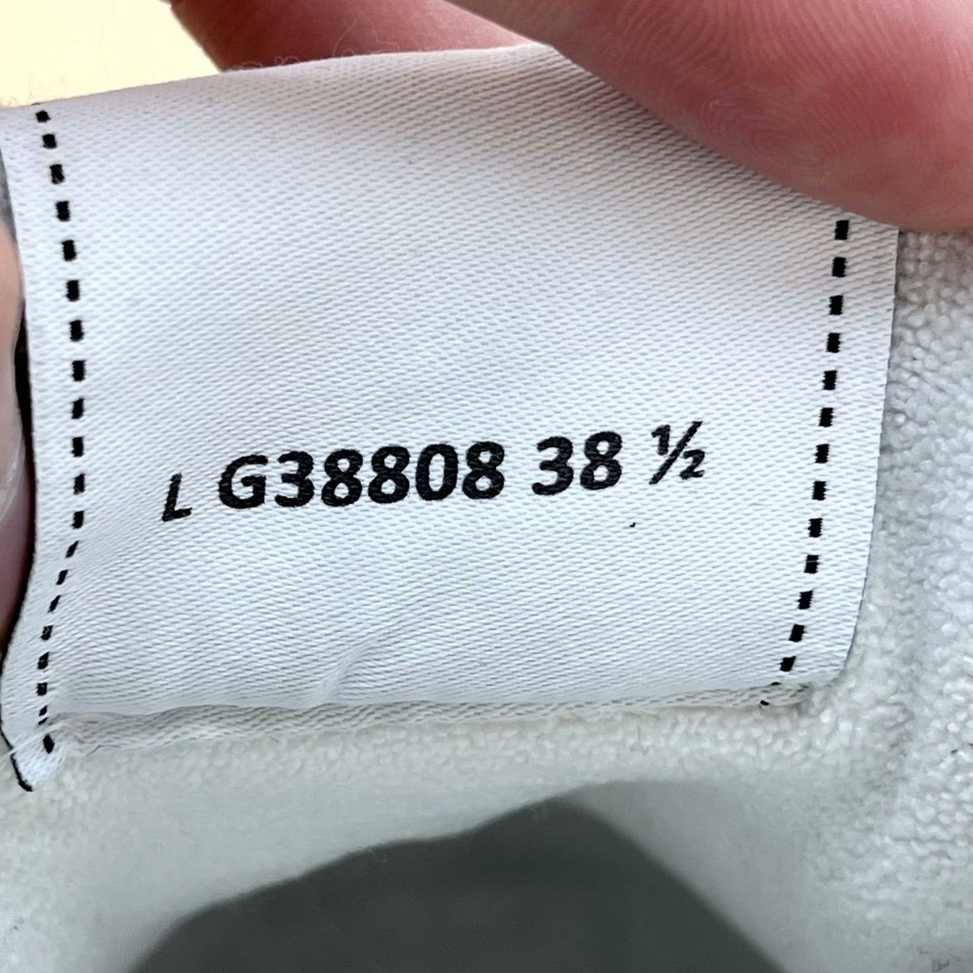 Chanel Chanel Lowtop Sneakers us_8 Women Size US 8 / IT 38 - 6 Thumbnail