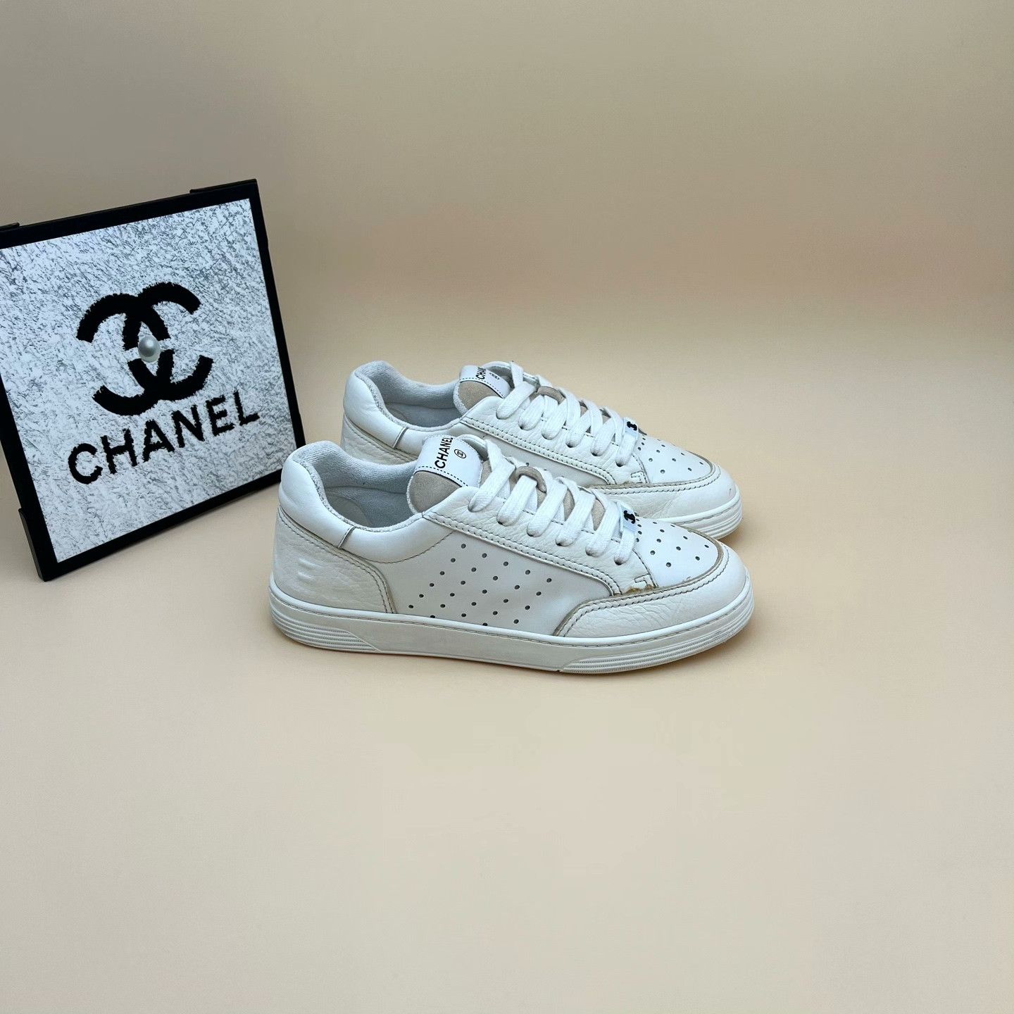 Chanel Chanel Lowtop Sneakers us_8 Women Size US 8 / IT 38 - 4 Thumbnail