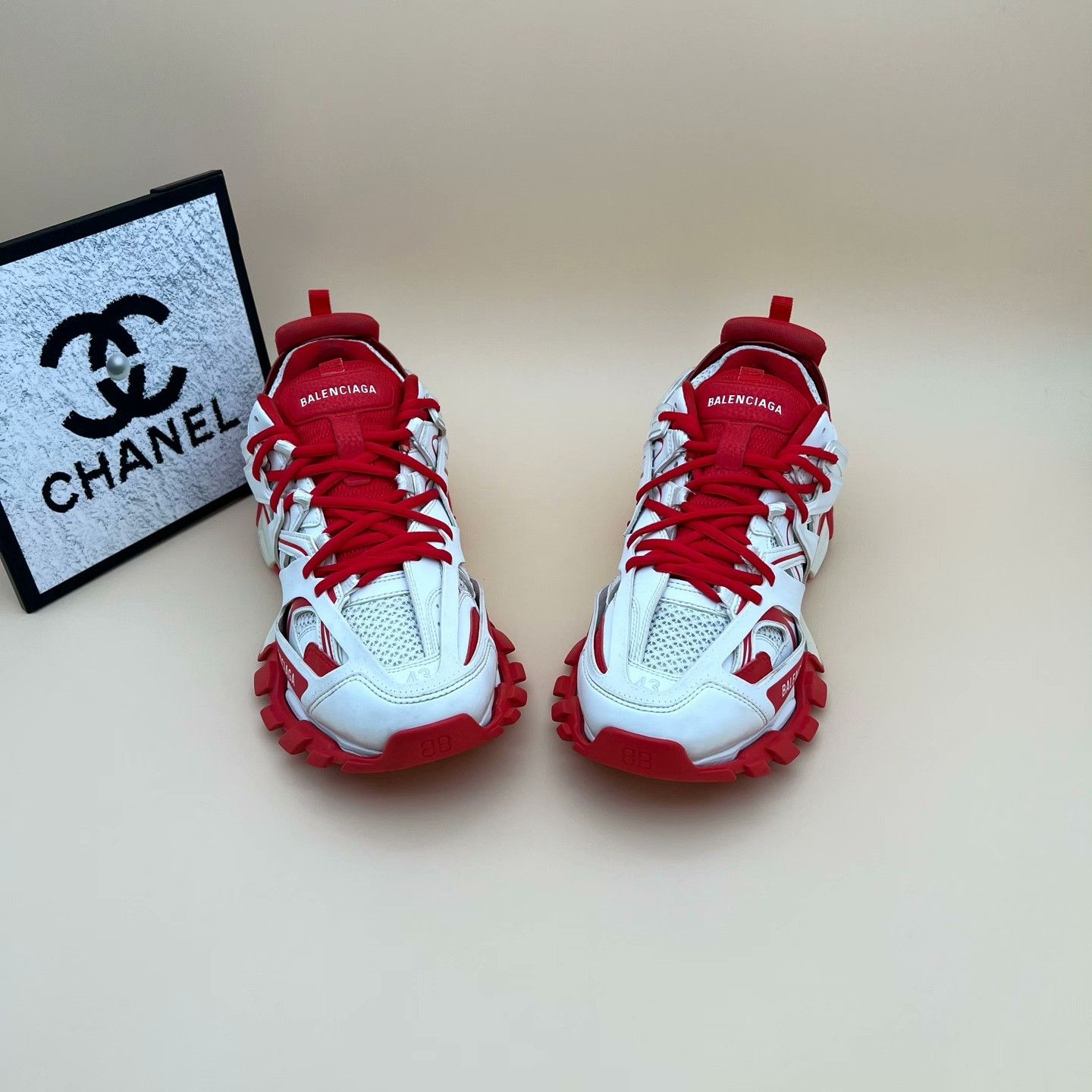 Balenciaga Balenciaga Red Lowtop Sneakers 10 Men Size US 10 / EU 43 - 2 Thumbnail