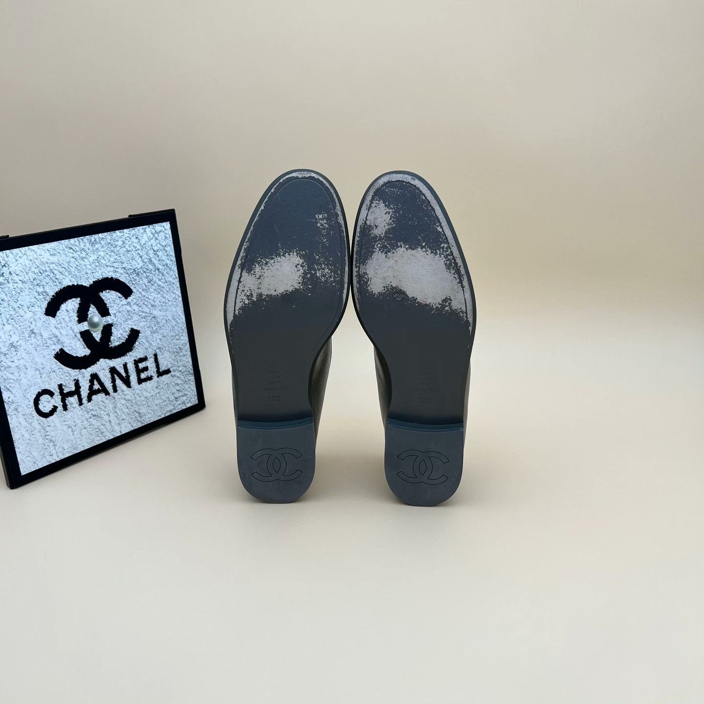 Chanel Chanel Lowtop Sneakers us_8 Women Size US 8 / IT 38 - 5 Thumbnail