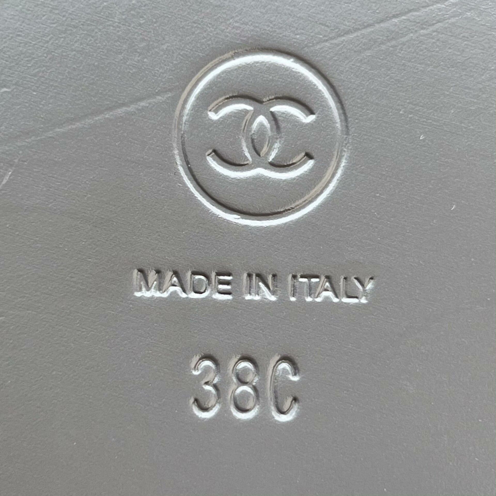 Chanel Chanel Lowtop Sneakers us_8 Women Size US 8 / IT 38 - 6 Thumbnail
