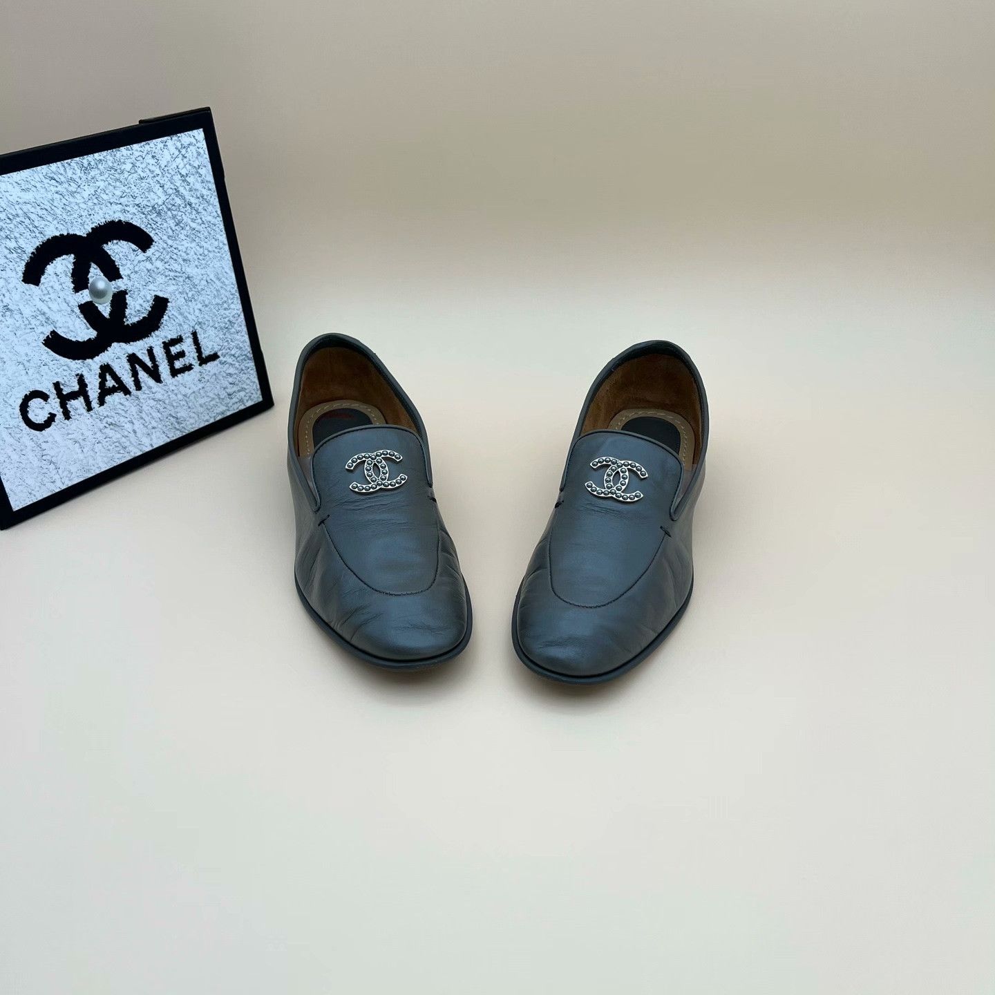 Chanel Chanel Lowtop Sneakers us_8 Women Size US 8 / IT 38 - 2 Thumbnail