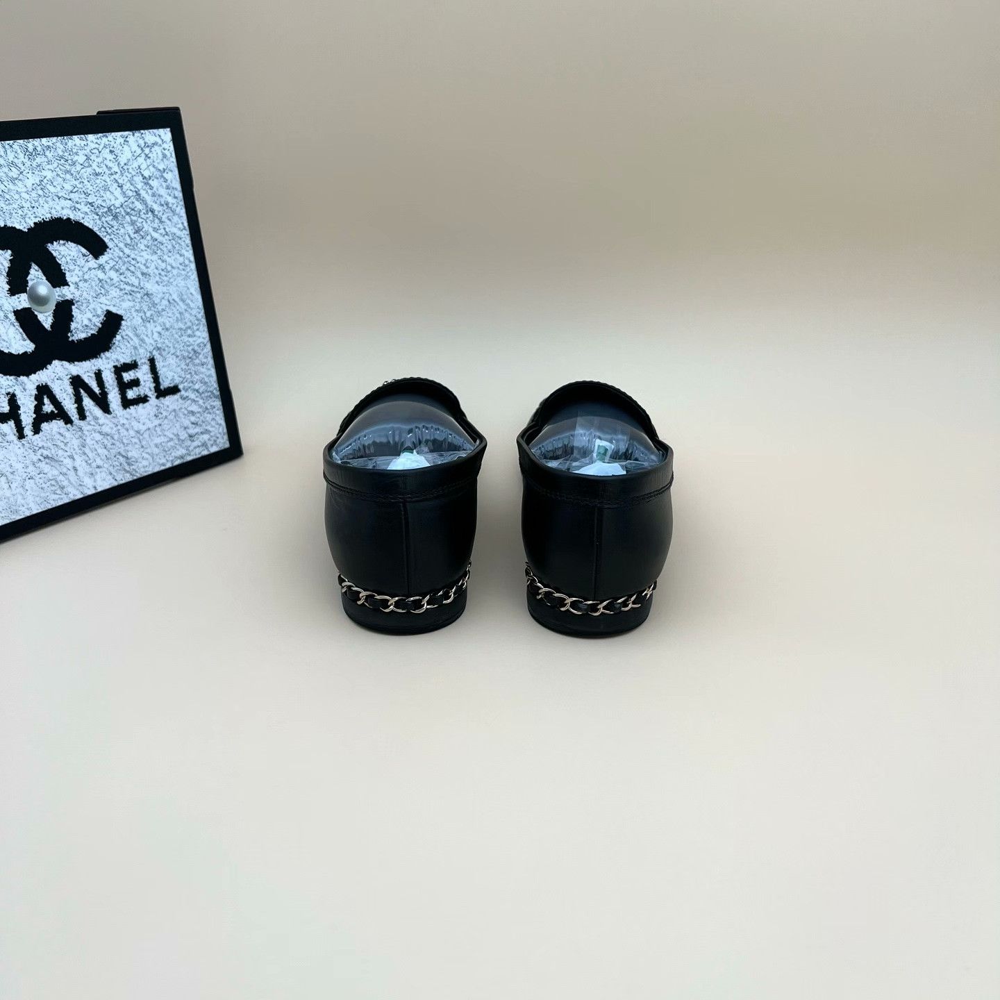 Chanel Chanel Gold Lowtop Sneakers us_6 Women Size US 6 / IT 36 - 3 Thumbnail