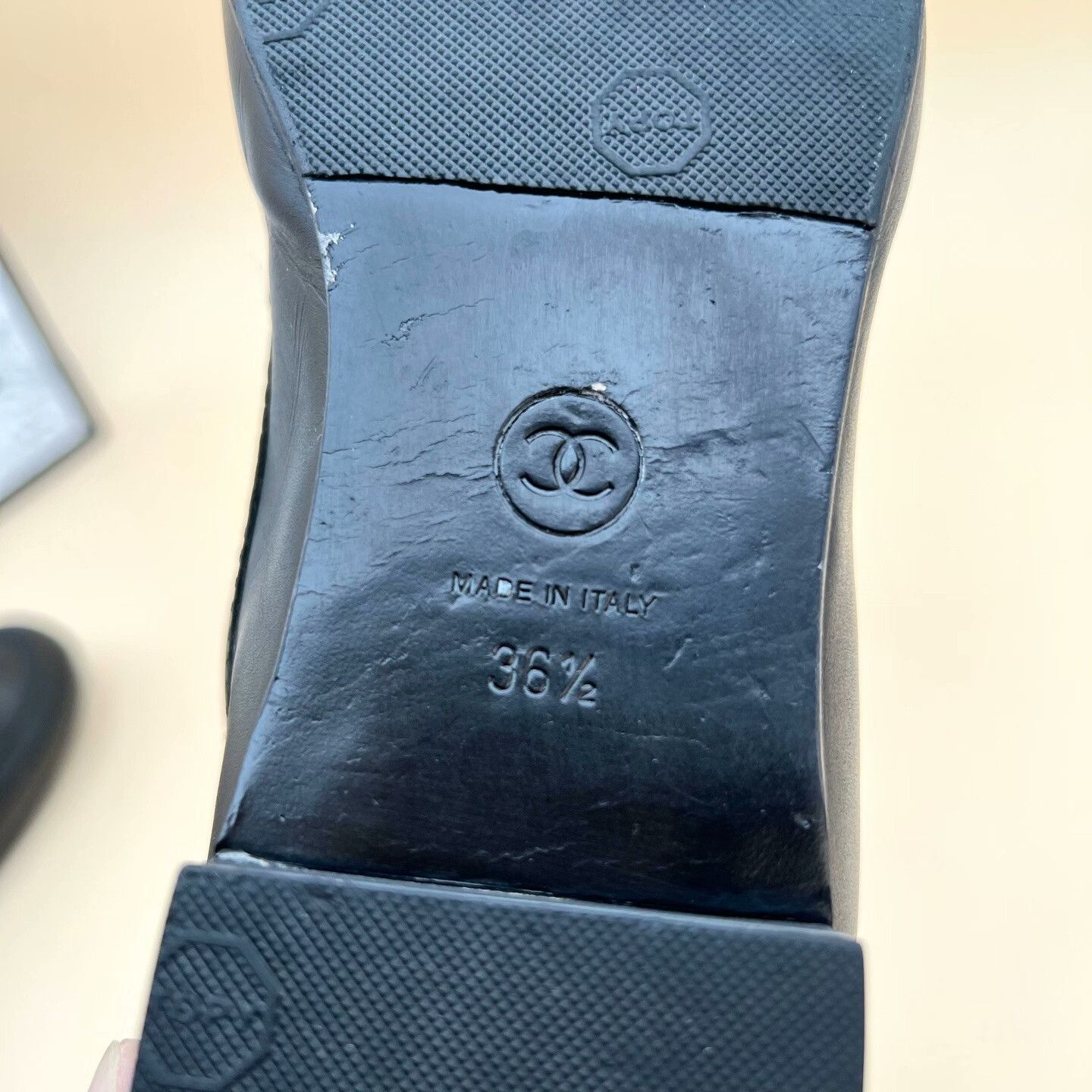 Chanel Chanel Gold Lowtop Sneakers us_6 Women Size US 6 / IT 36 - 6 Thumbnail