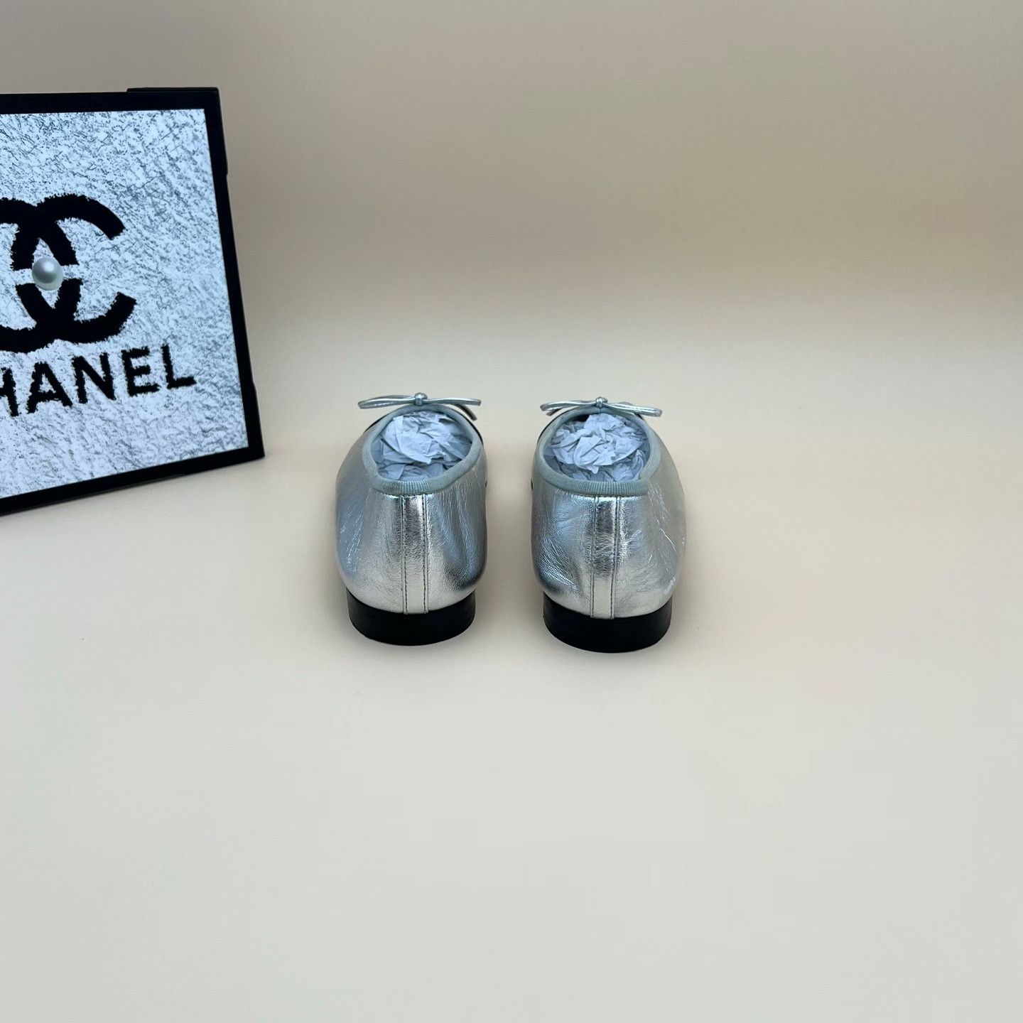 Chanel Chanel Casual Silver Lowtop Sneakers us_6 Women Size US 6 / IT 36 - 3 Thumbnail