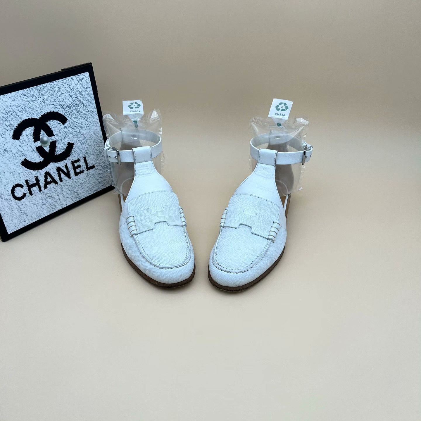 Hermes Hermes Sandals us_7 Women Size US 7 / IT 37 - 2 Thumbnail