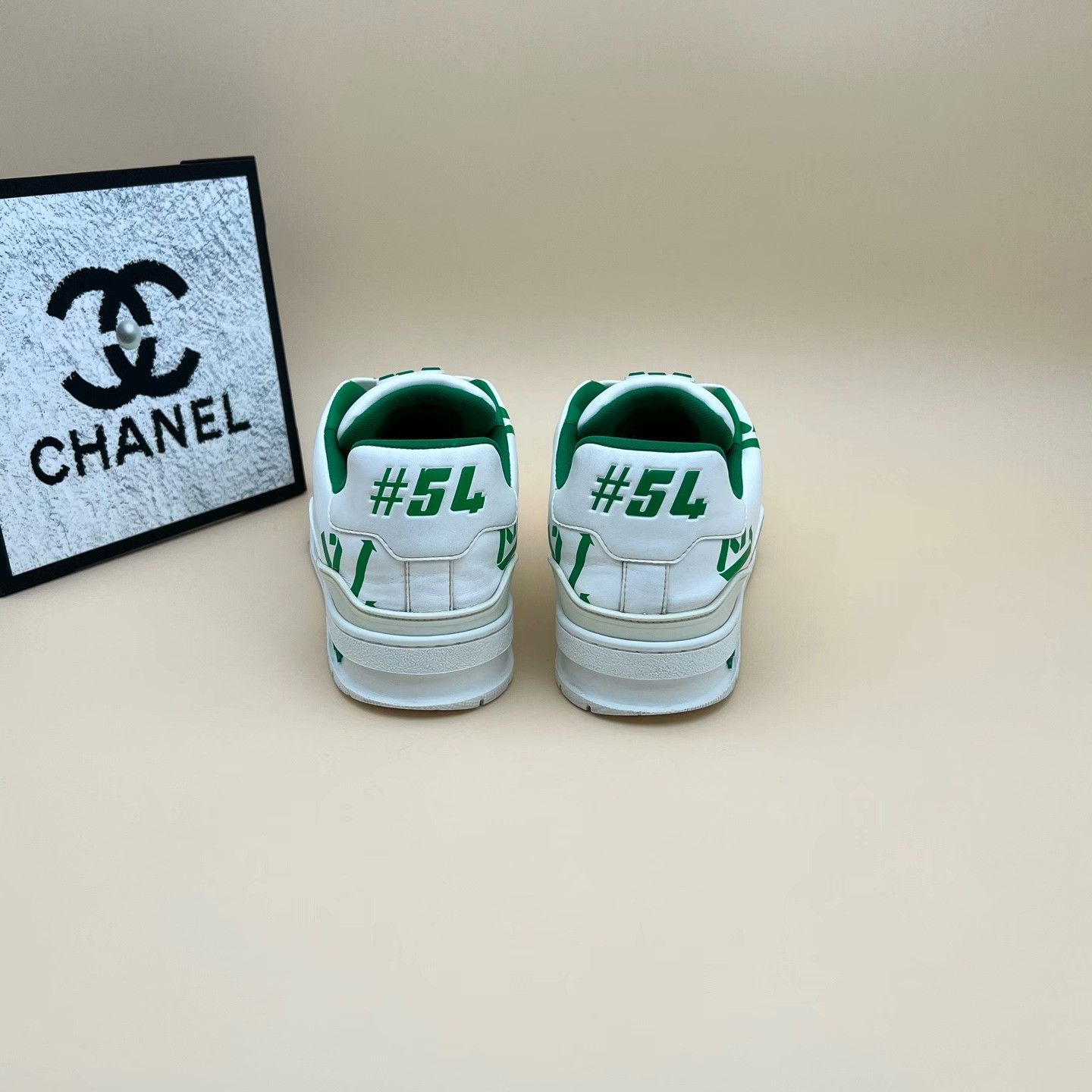Louis Vuitton Louis Vuitton Training Green Lowtop Sneakers 9 Men Size US 9 / EU 42 - 3 Thumbnail