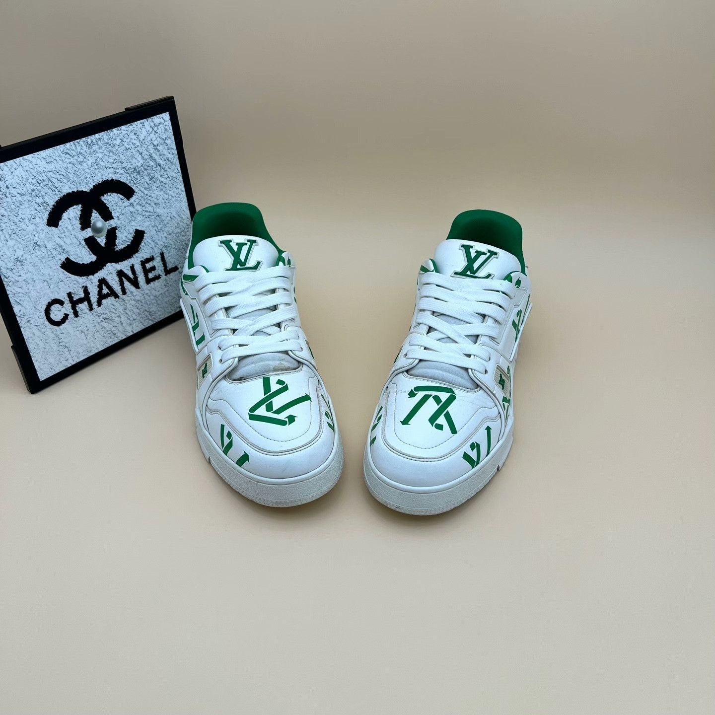 Louis Vuitton Louis Vuitton Training Green Lowtop Sneakers 9 Men Size US 9 / EU 42 - 2 Thumbnail