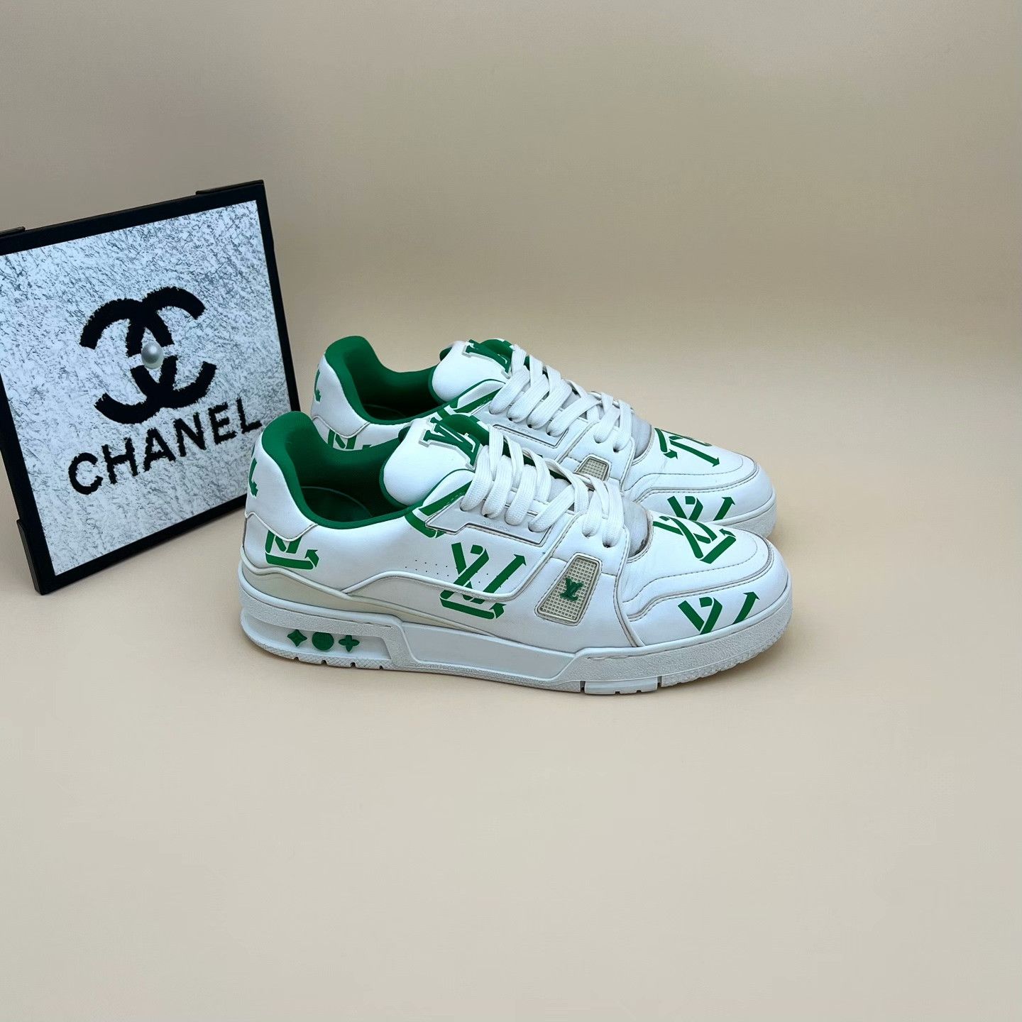 Louis Vuitton Louis Vuitton Training Green Lowtop Sneakers 9 Men Size US 9 / EU 42 - 4 Thumbnail