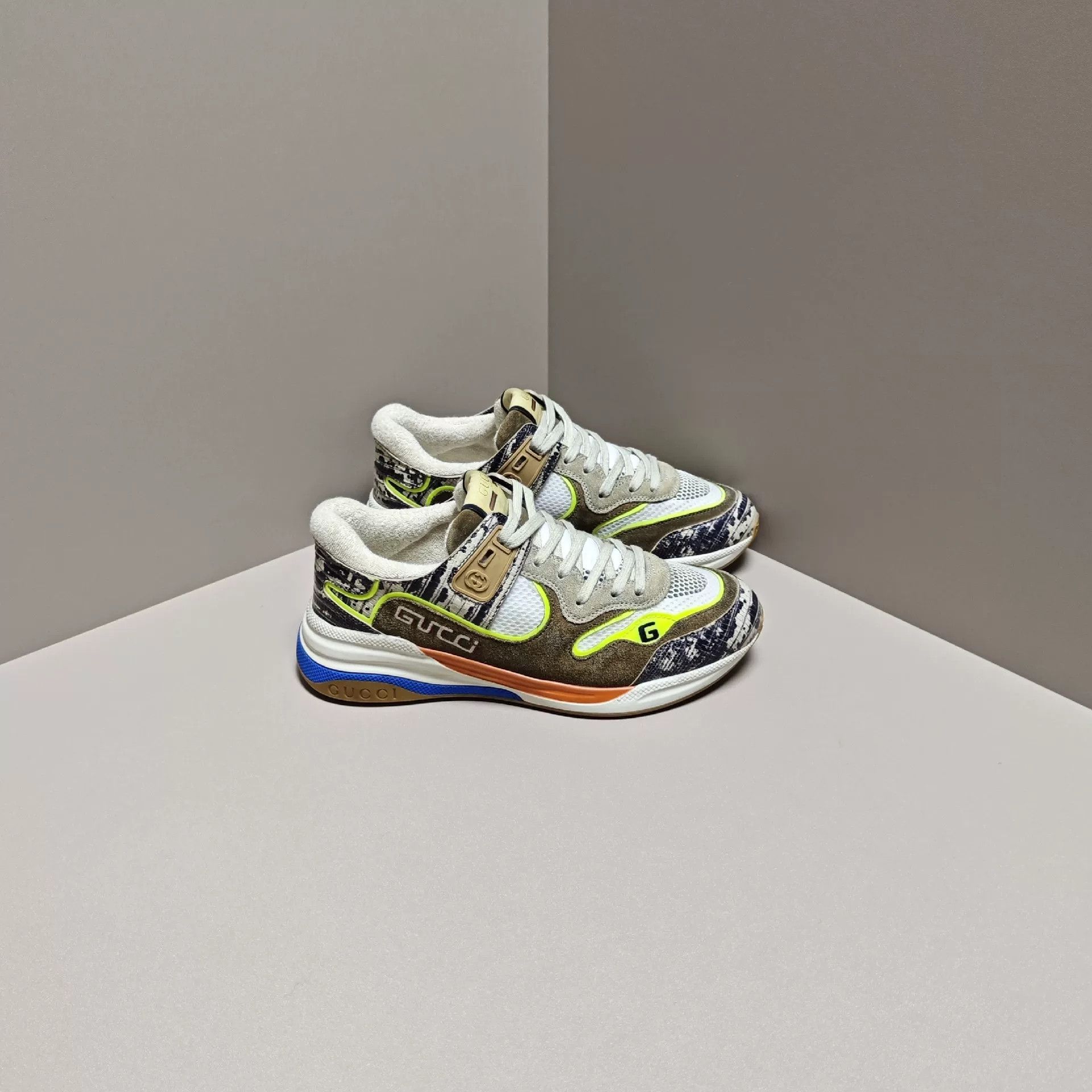 Gucci Gucci Casual Lowtop Sneakers us_7 Women Size US 7 / IT 37 - 4 Thumbnail