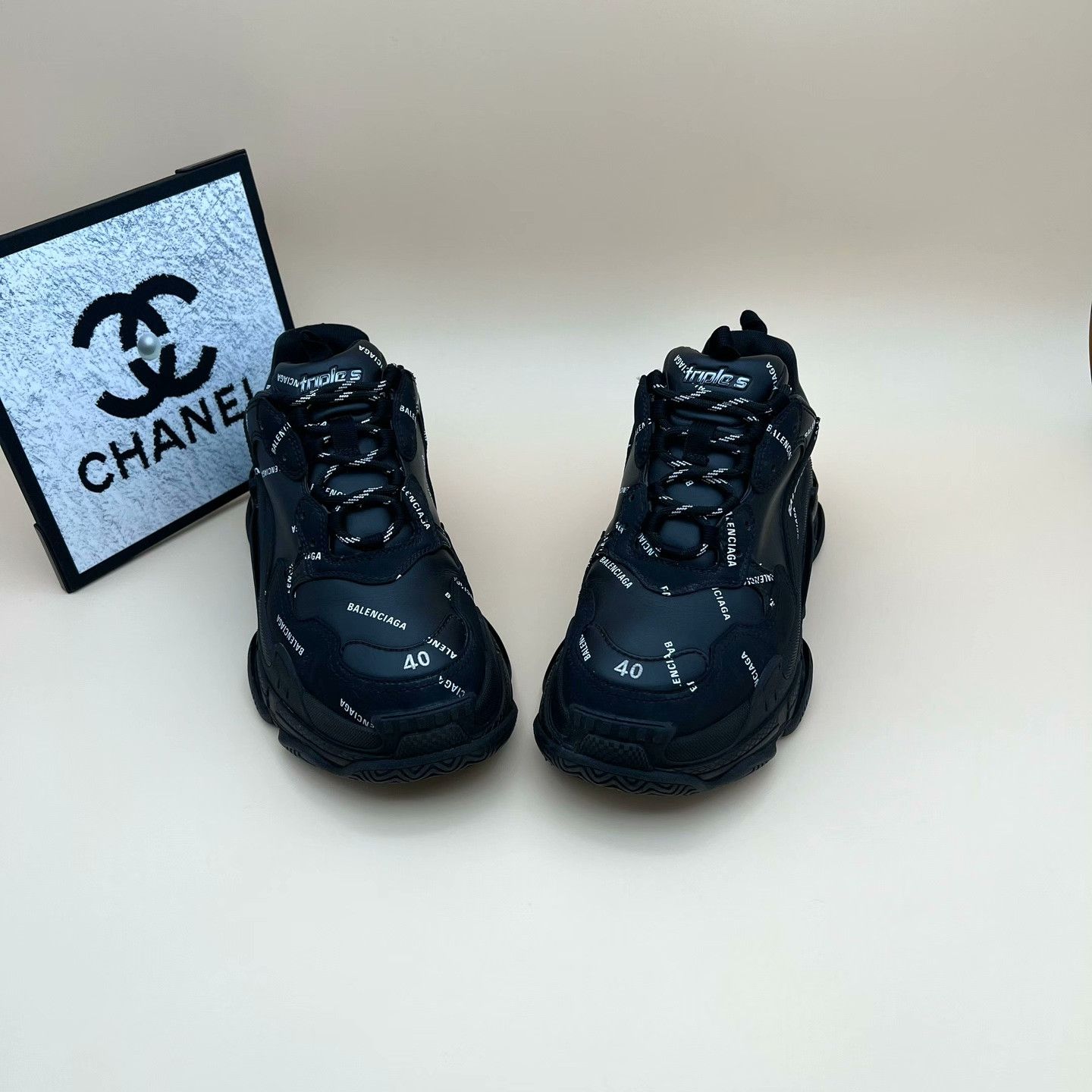 Balenciaga Balenciaga Lowtop Sneakers 7 Men Size US 7 / EU 40 - 2 Thumbnail