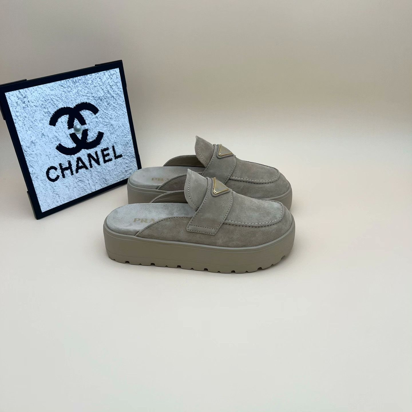 Prada Prada Gold Sandals us_5 Women Size US 5 / IT 35 - 4 Thumbnail