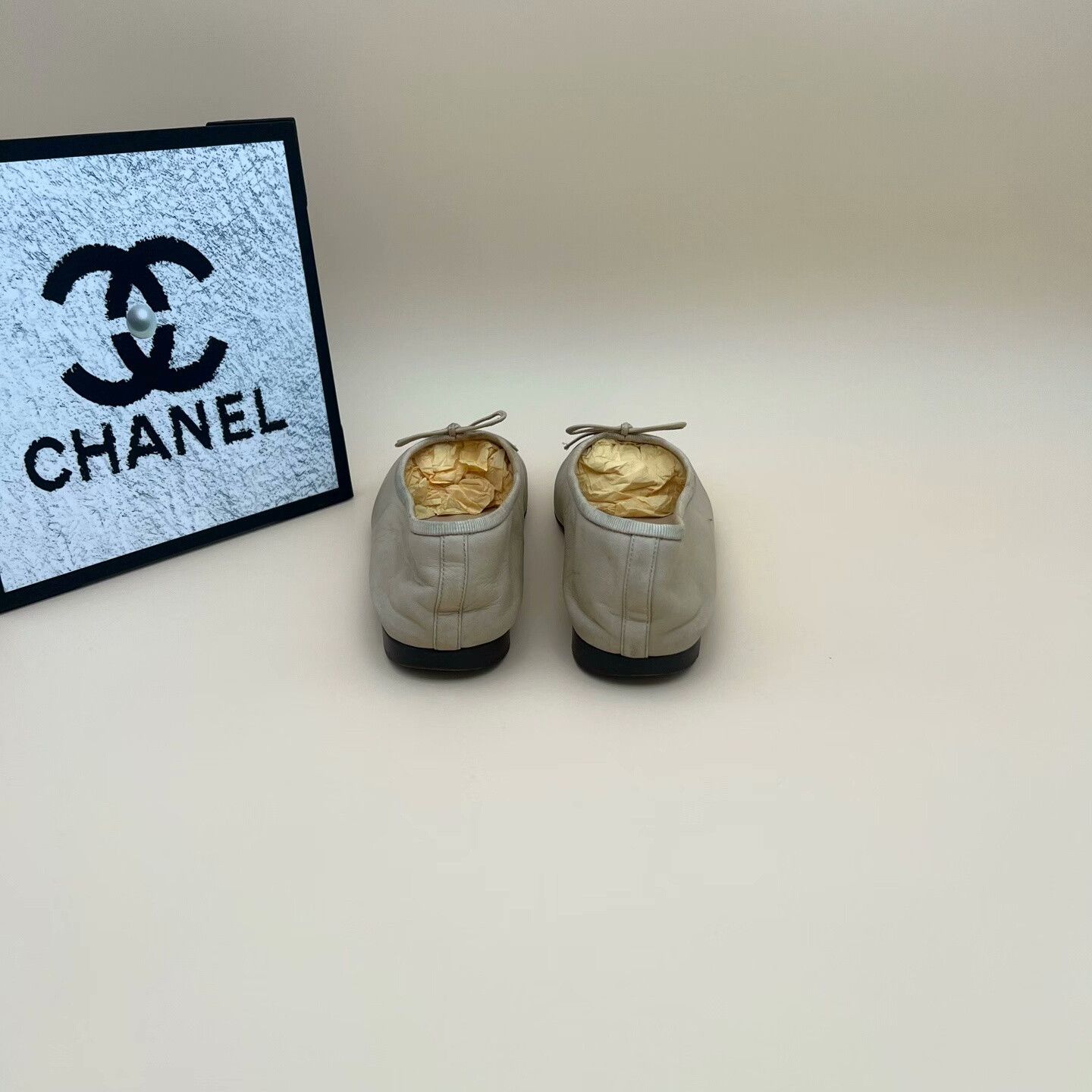 Chanel Chanel Casual Lowtop Sneakers us_7 Women Size US 7 / IT 37 - 3 Thumbnail