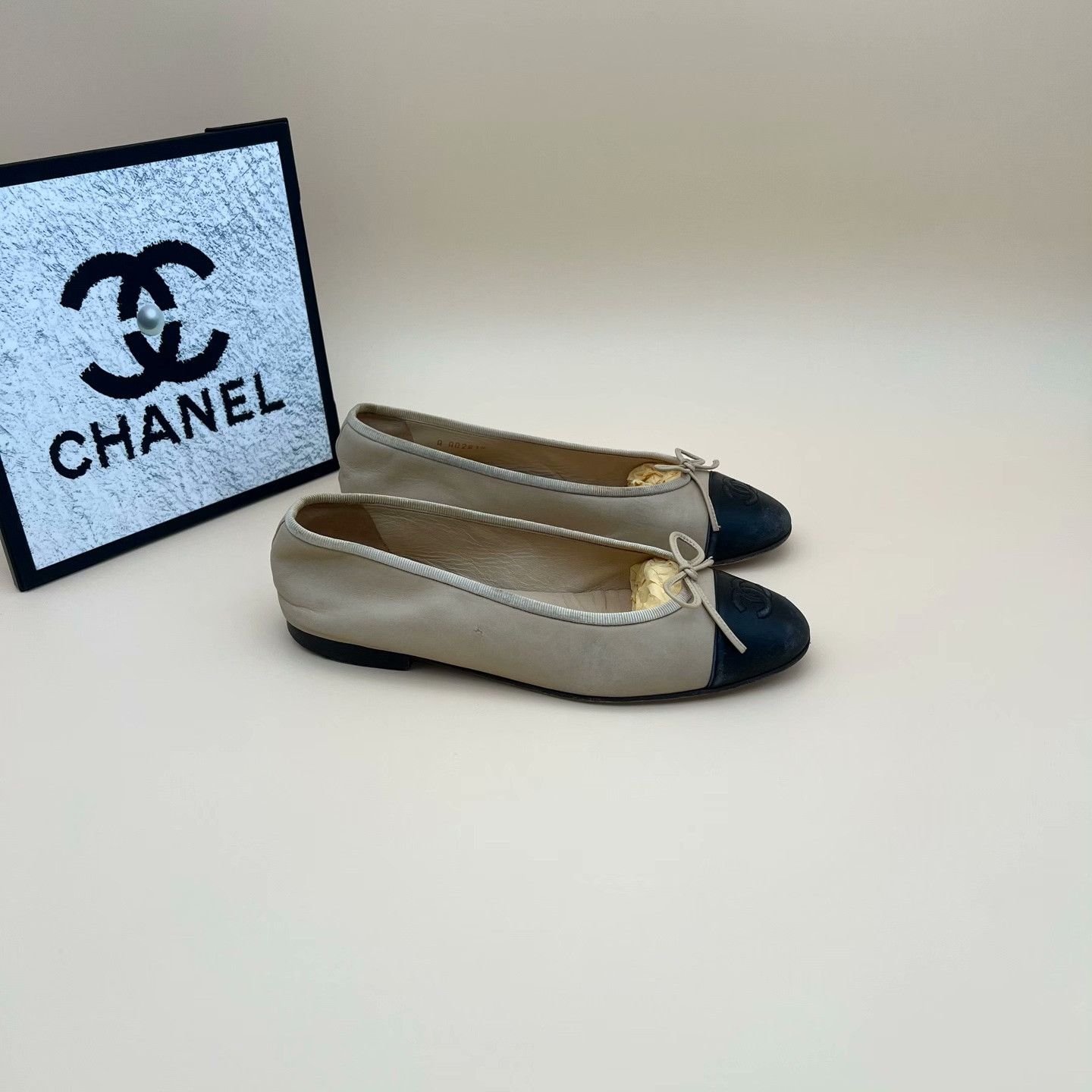 Chanel Chanel Casual Lowtop Sneakers us_7 Women Size US 7 / IT 37 - 4 Thumbnail
