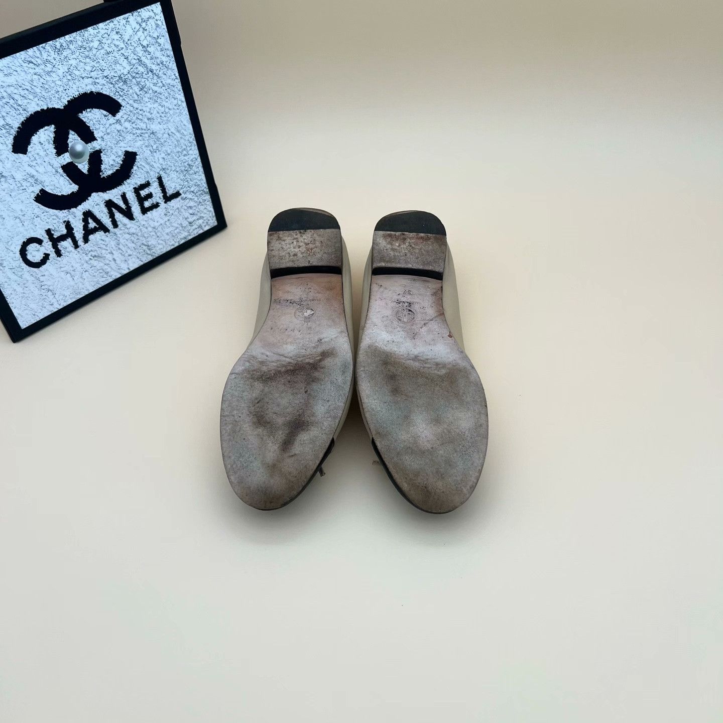 Chanel Chanel Casual Lowtop Sneakers us_7 Women Size US 7 / IT 37 - 5 Thumbnail