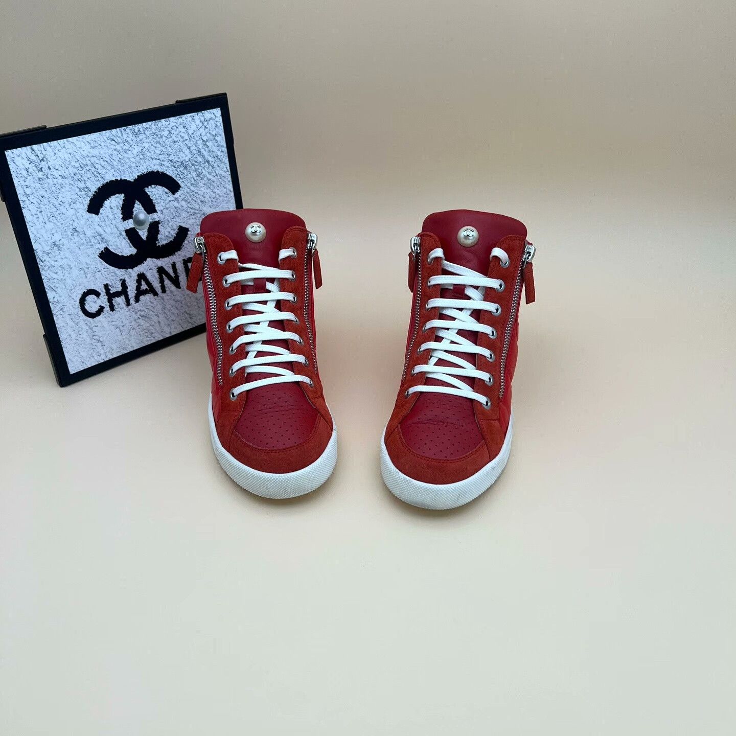 Chanel Chanel Hitop Sneakers us_6 Women Size US 6 / IT 36 - 2 Thumbnail