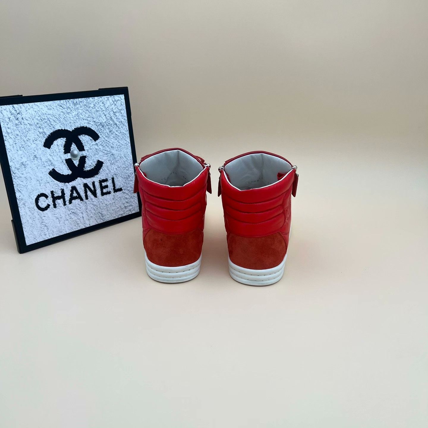 Chanel Chanel Hitop Sneakers us_6 Women Size US 6 / IT 36 - 3 Thumbnail