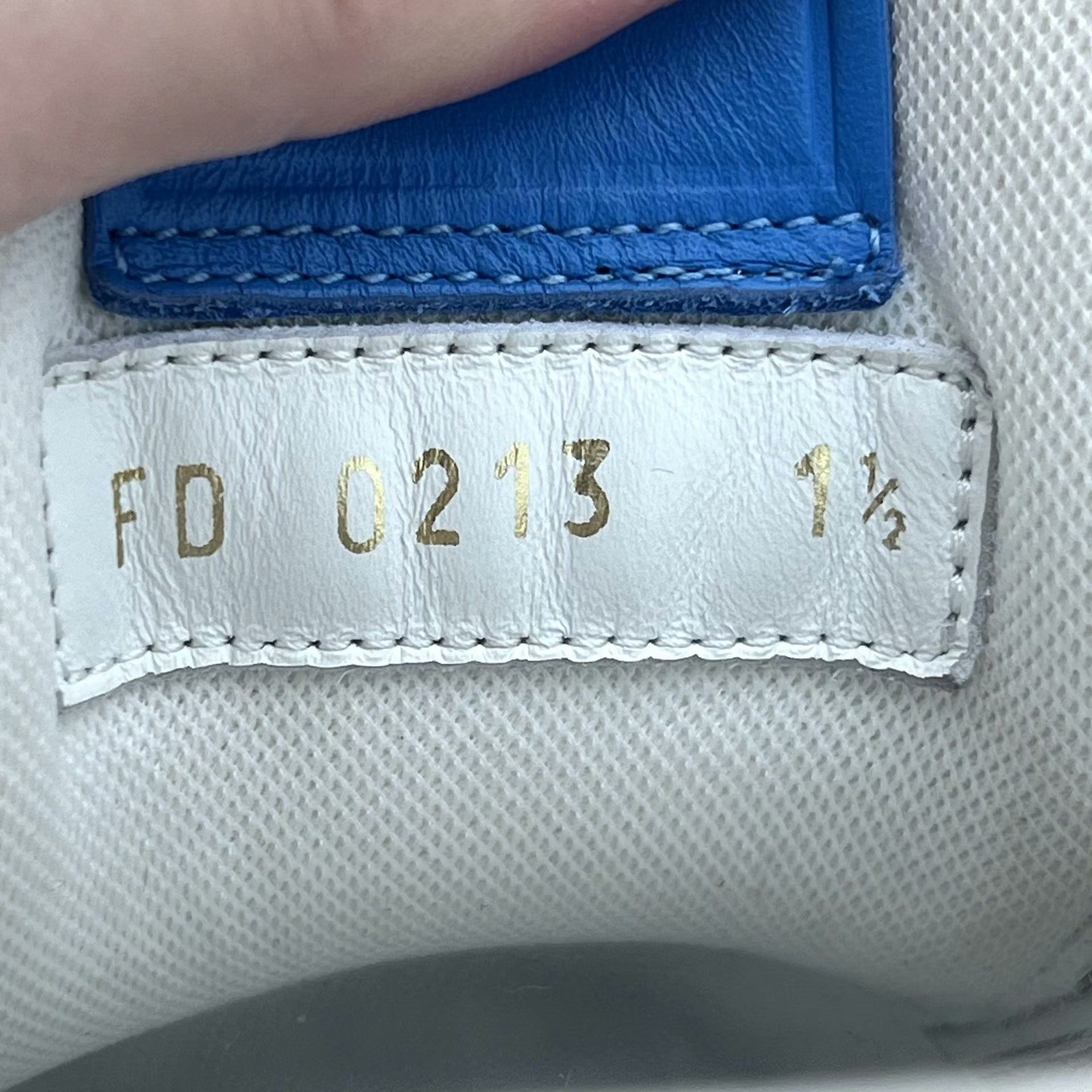 Louis Vuitton Louis Vuitton Training Blue Lowtop Sneakers us_5 Women Size US 5 / IT 35 - 6 Thumbnail